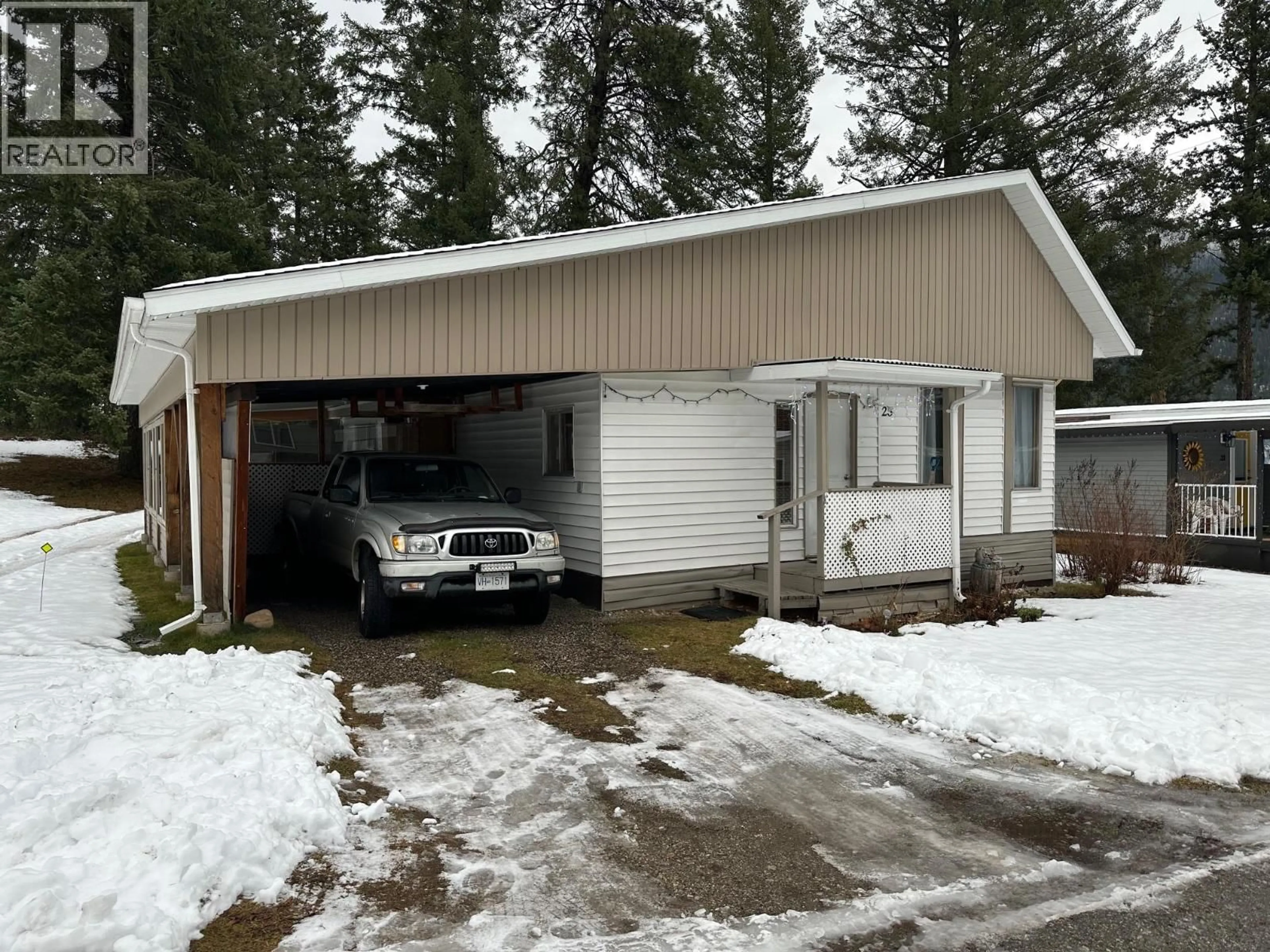 Indoor garage for 23 - 2756 GREENWOOD ROAD, Nelson British Columbia V1L6L2
