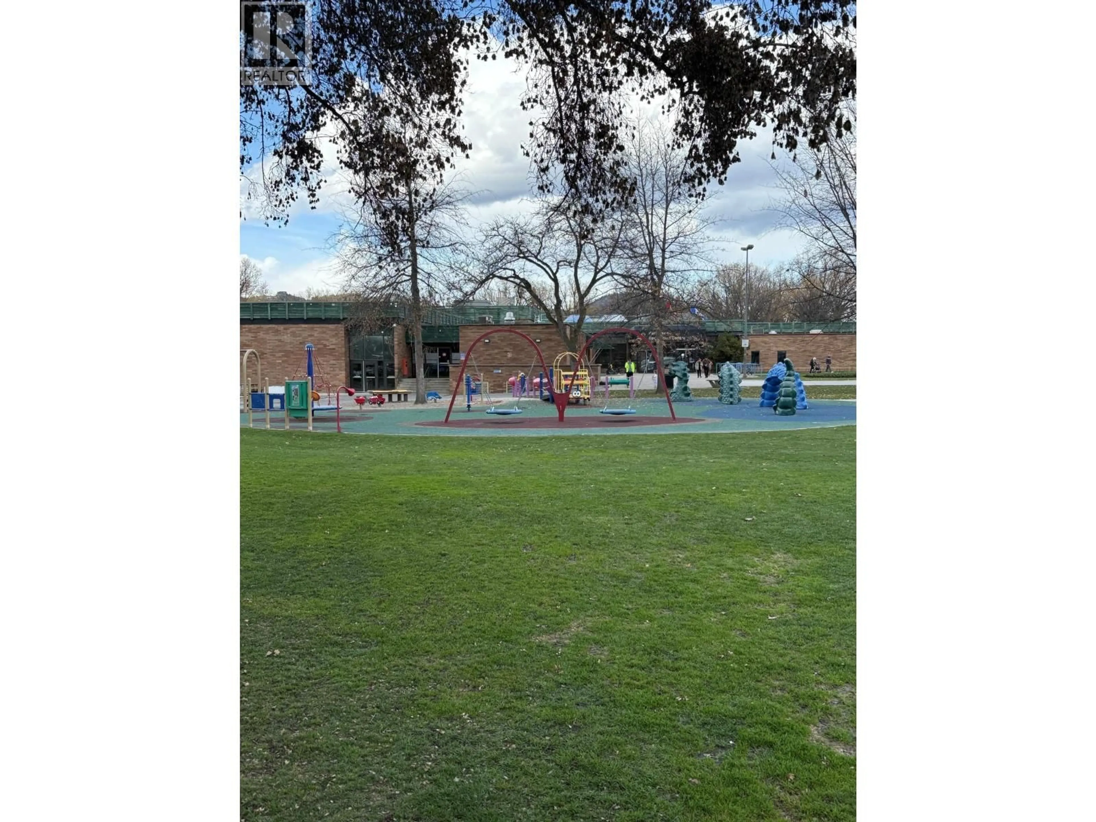 Blurry image for 211 - 1640 UFTON COURT, Kelowna British Columbia V1Y8L5