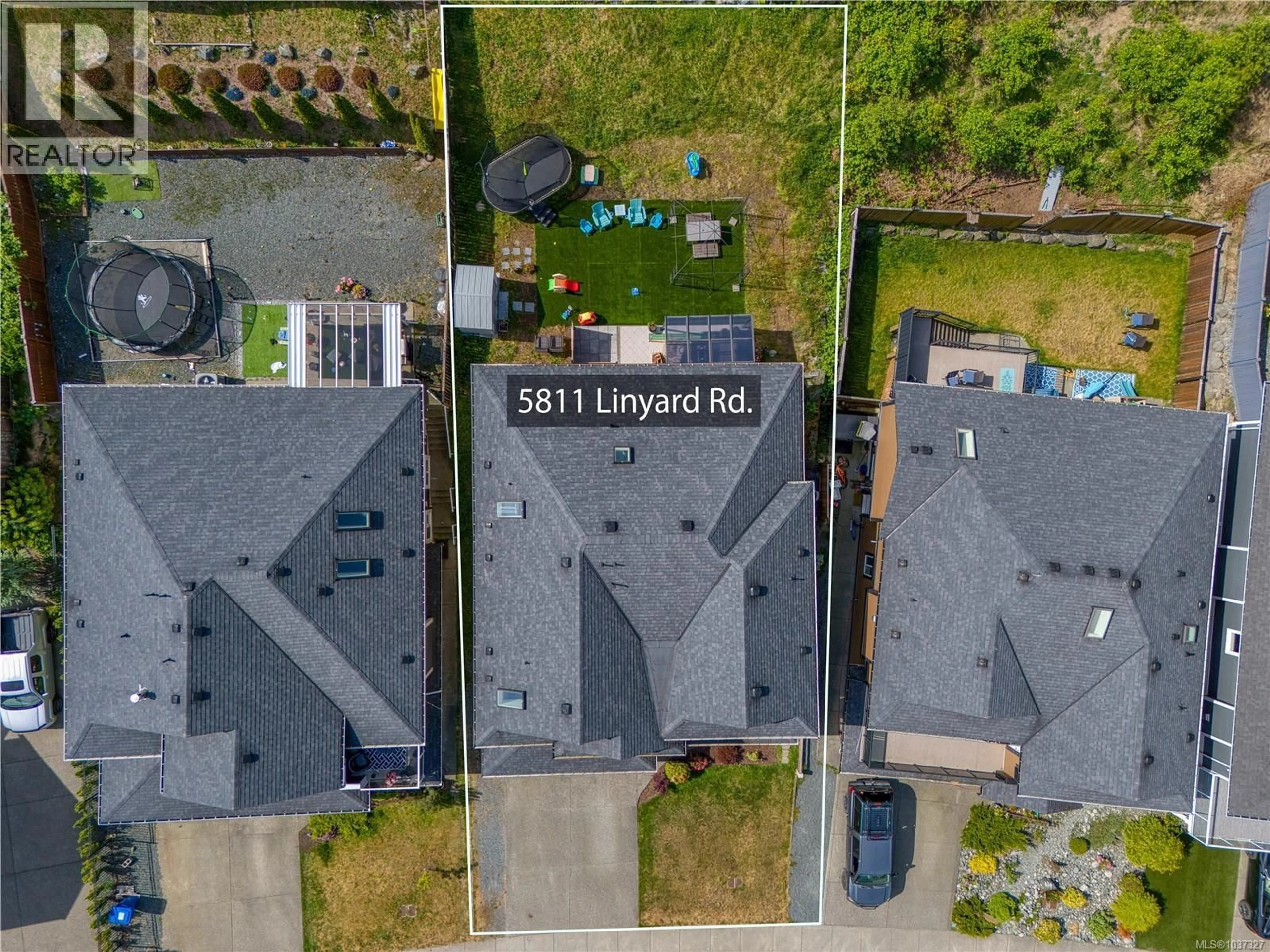 A pic from outside/outdoor area/front of a property/back of a property/a pic from drone, street for 5811 LINYARD ROAD, Nanaimo British Columbia V9T0G6