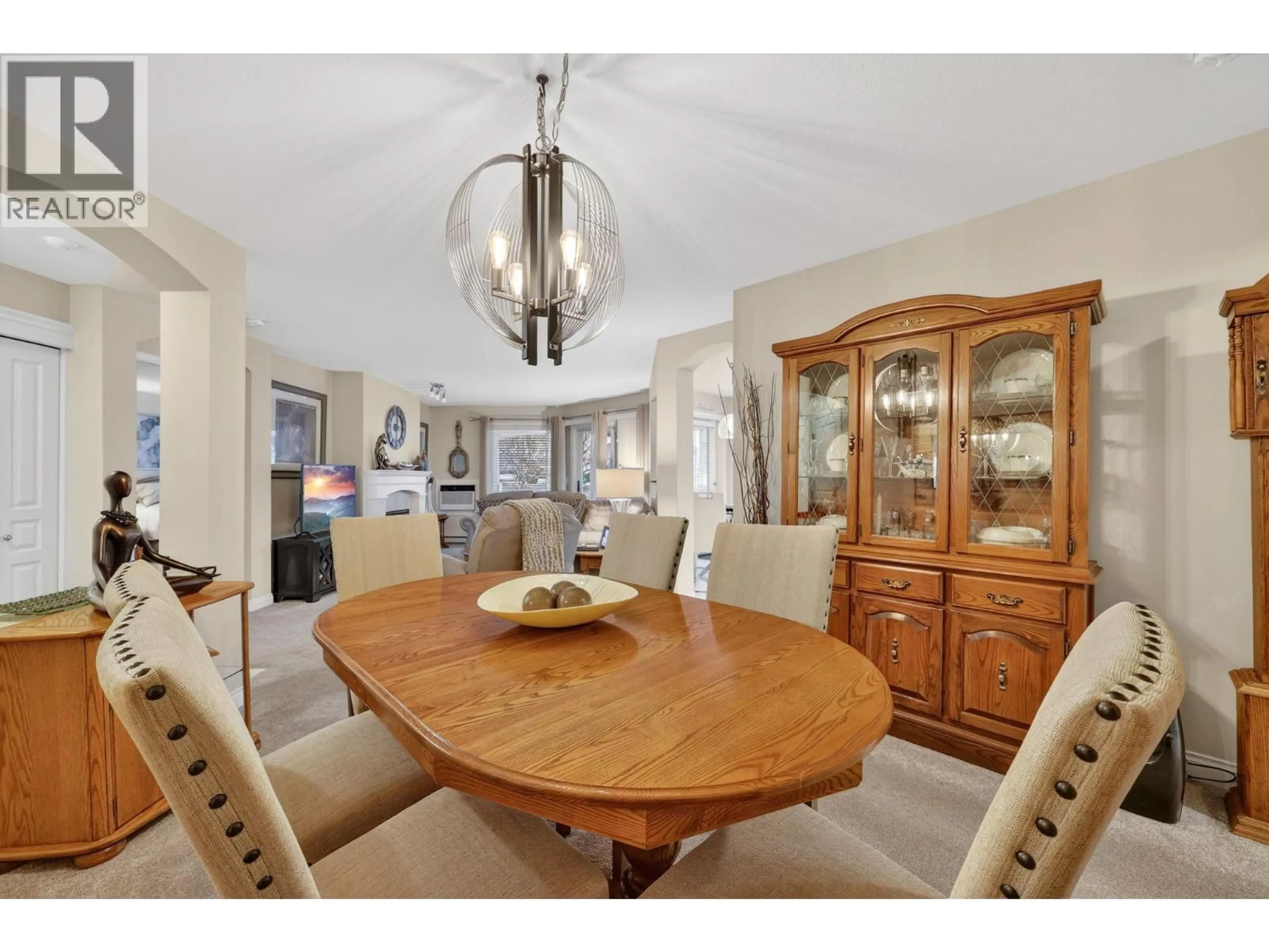 Dining room, wood/laminate floor for 107 - 3880 BROWN ROAD, West Kelowna British Columbia V4T2J5