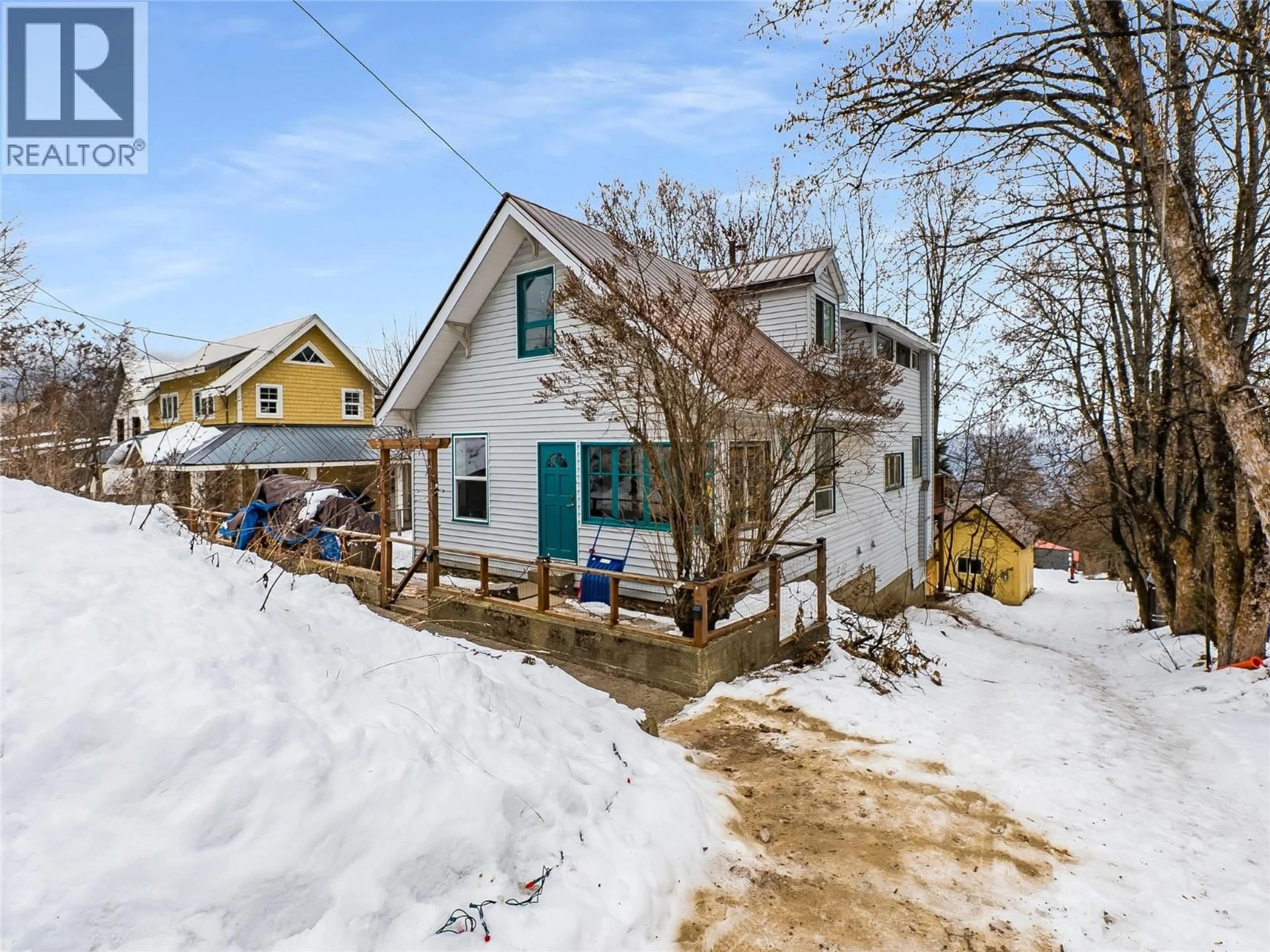 A pic from outside/outdoor area/front of a property/back of a property/a pic from drone, street for 2050 GEORGIA STREET, Rossland British Columbia V0G1Y0