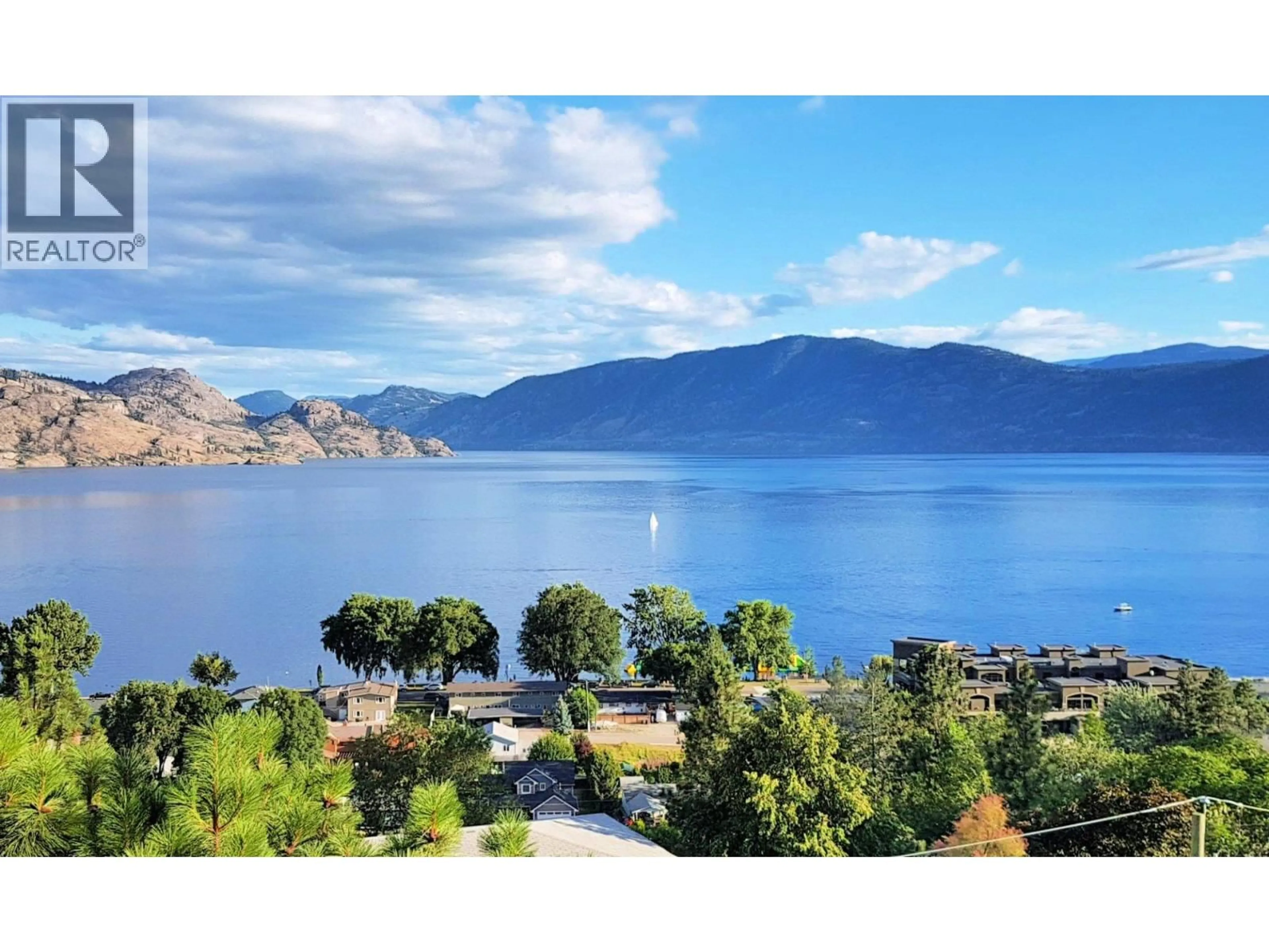 Blurry image for 222 - 4350 PONDEROSA DRIVE, Peachland British Columbia V0H1X5