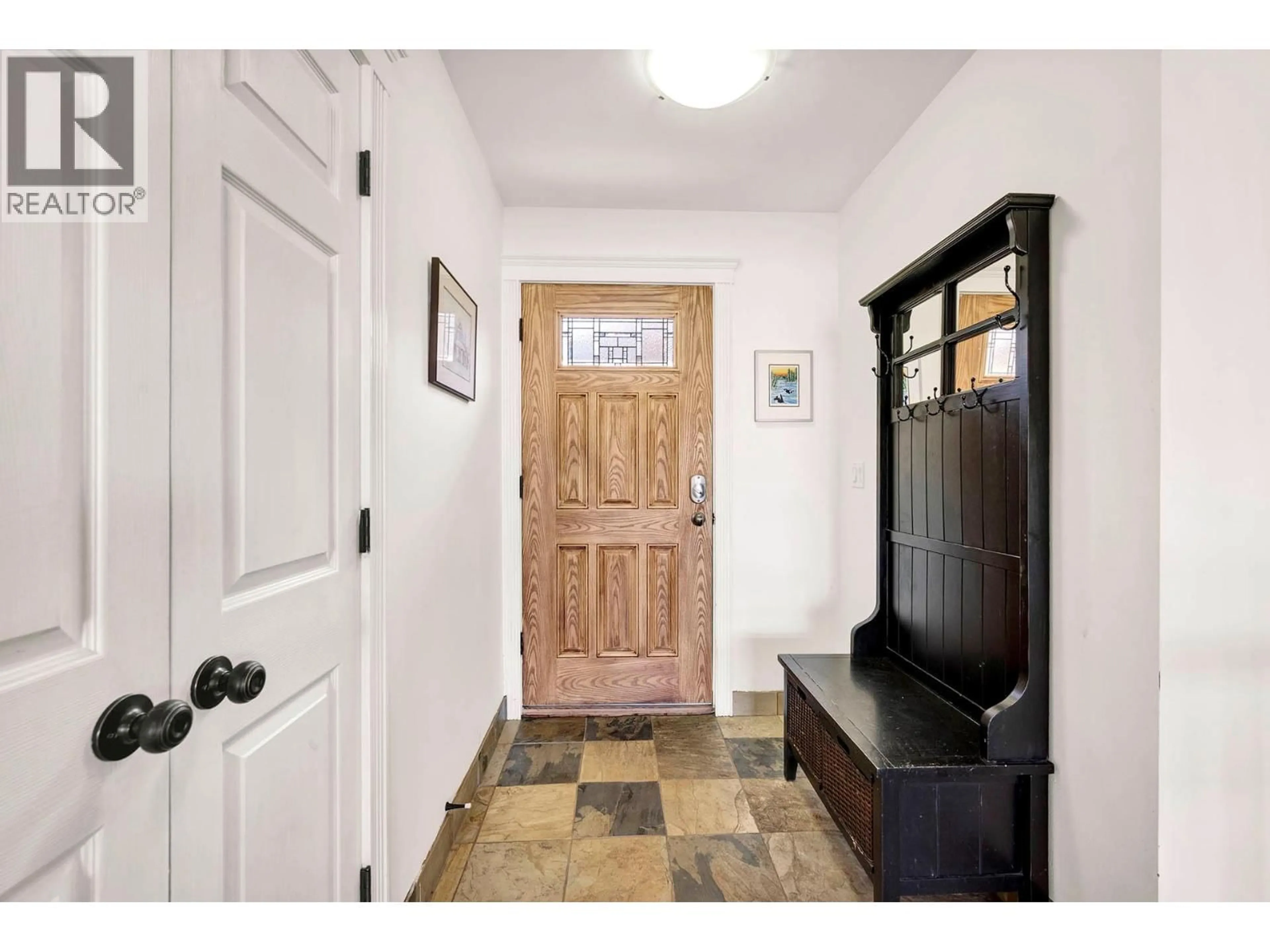 Indoor entryway for 2404 BELLA COOLA COURT, Kamloops British Columbia V2E1T7