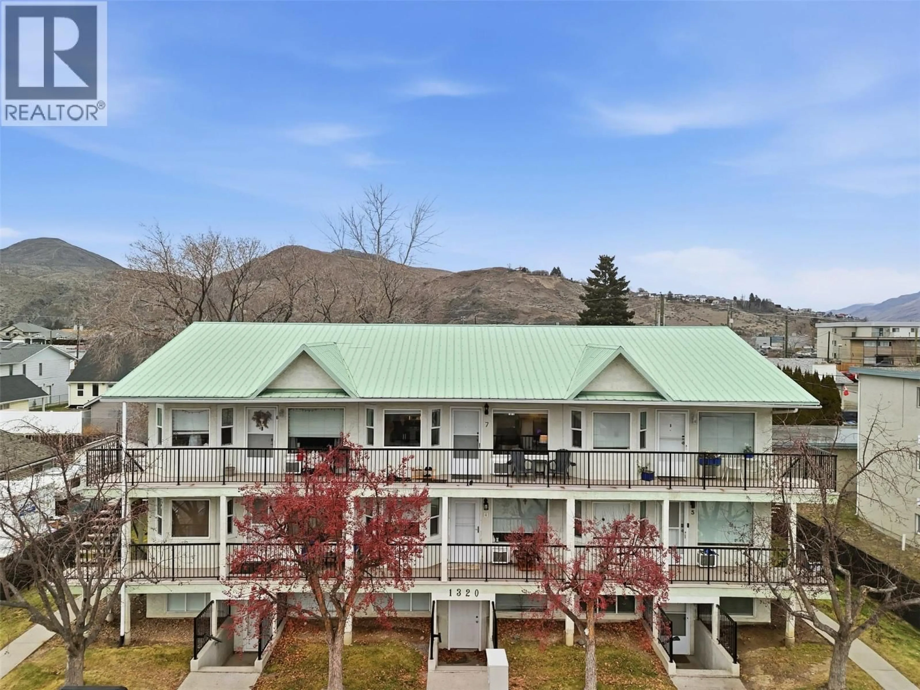A pic from outside/outdoor area/front of a property/back of a property/a pic from drone, mountain view for 7 - 1320 SELKIRK AVENUE, Kamloops British Columbia V2B1V7