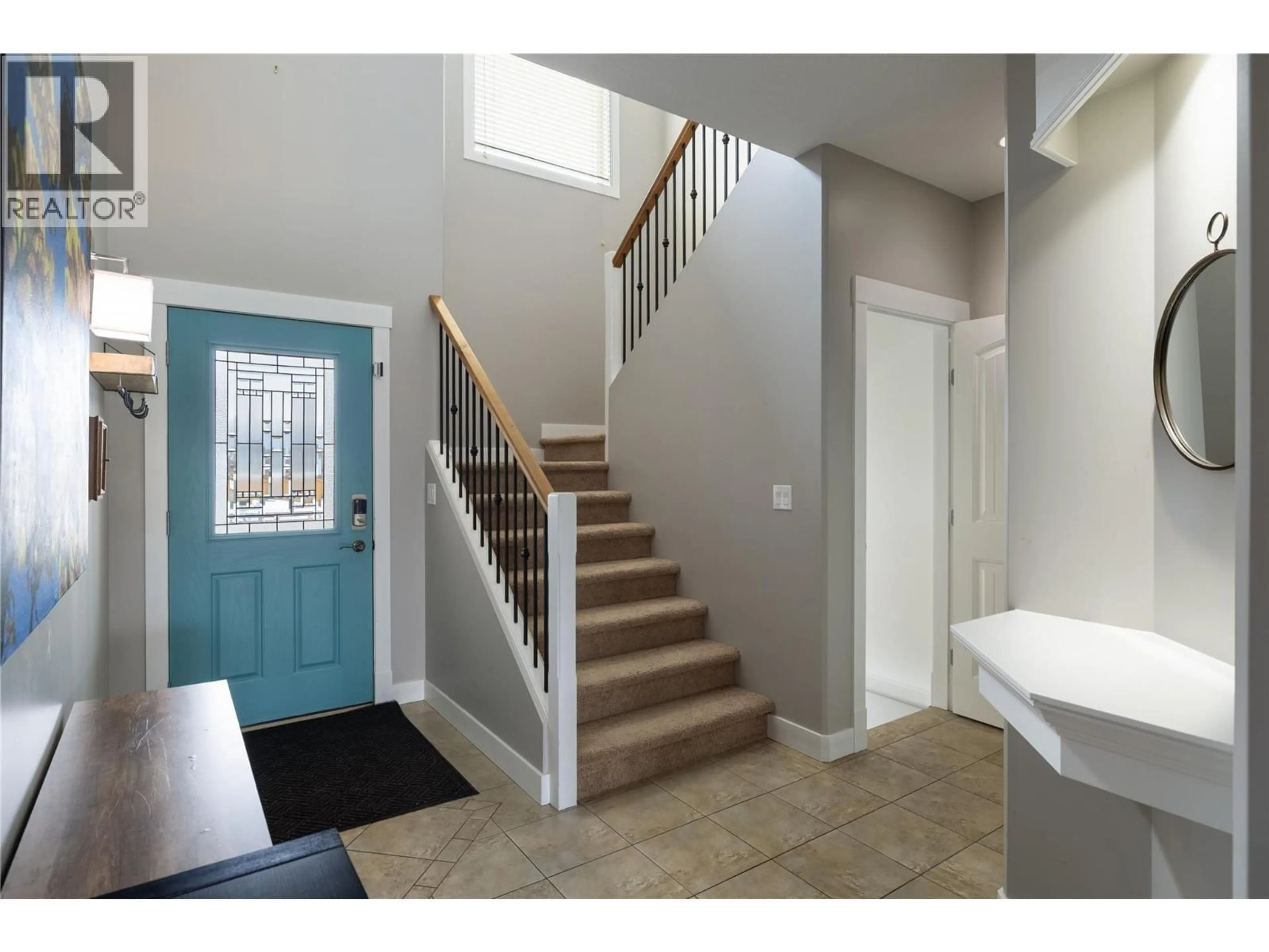 Indoor entryway for 8 - 4610 20 STREET, Vernon British Columbia V1T4E5