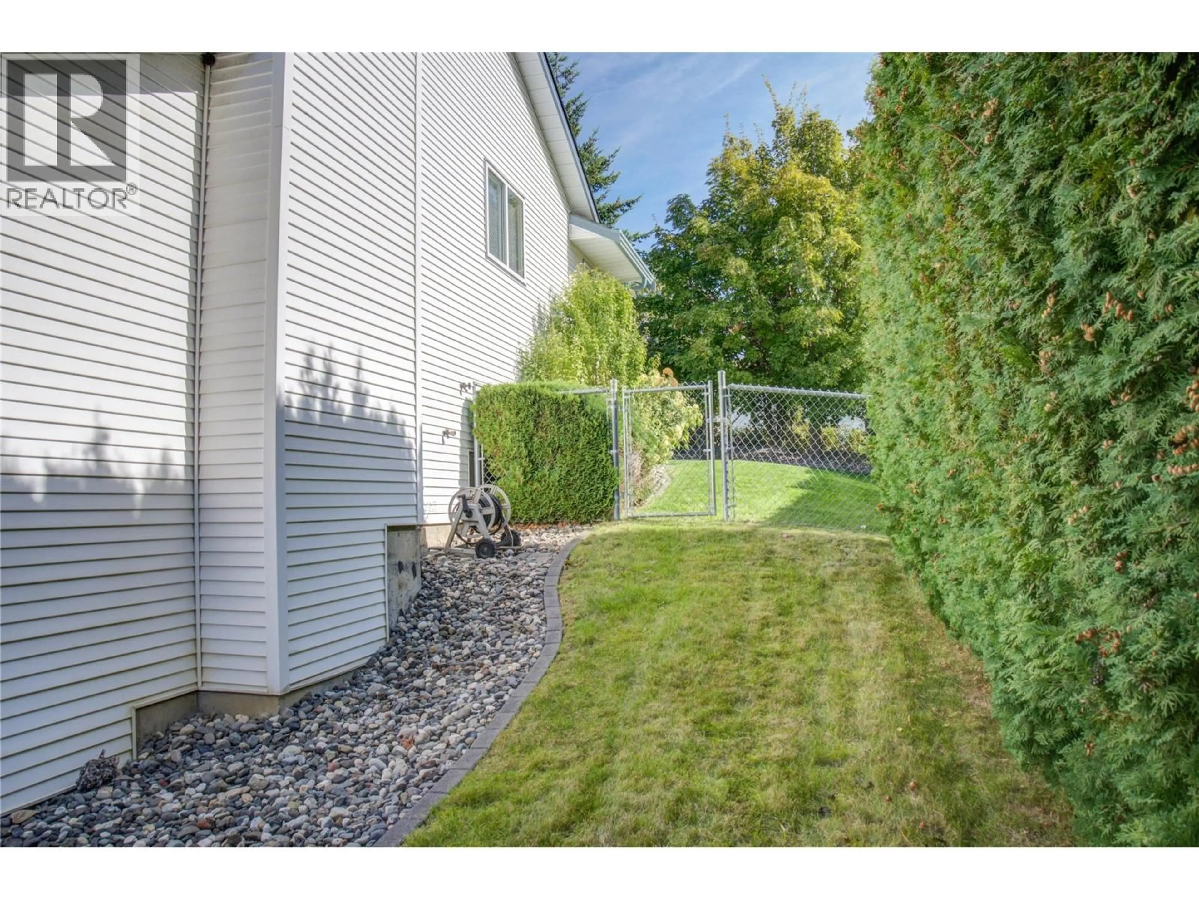 Patio, unknown for 1850 33 STREET NORTHEAST, Salmon Arm British Columbia V1E1M9
