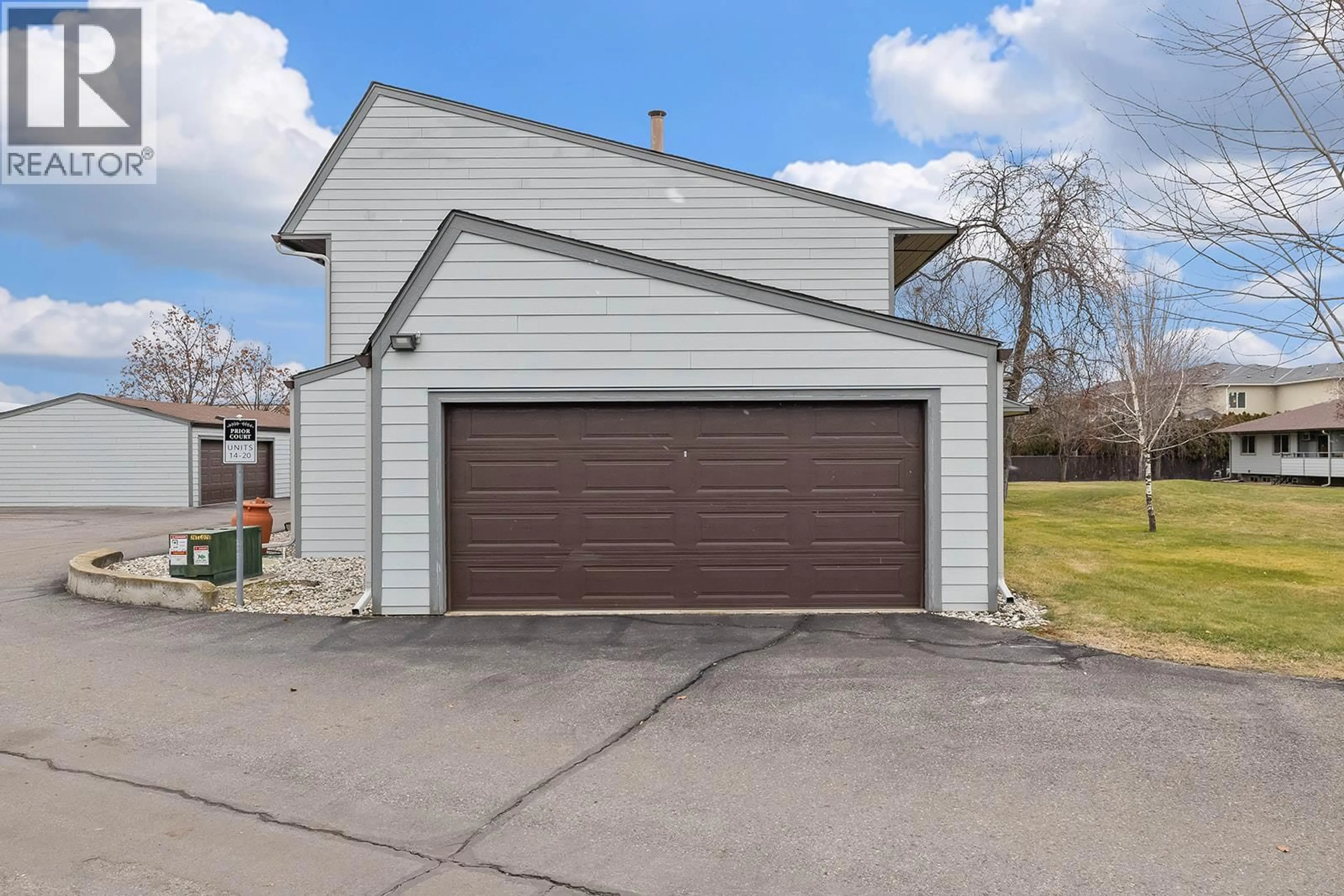 Indoor garage for 14 - 220 PRIOR  SOUTH ROAD, Kelowna British Columbia V1X2Y4