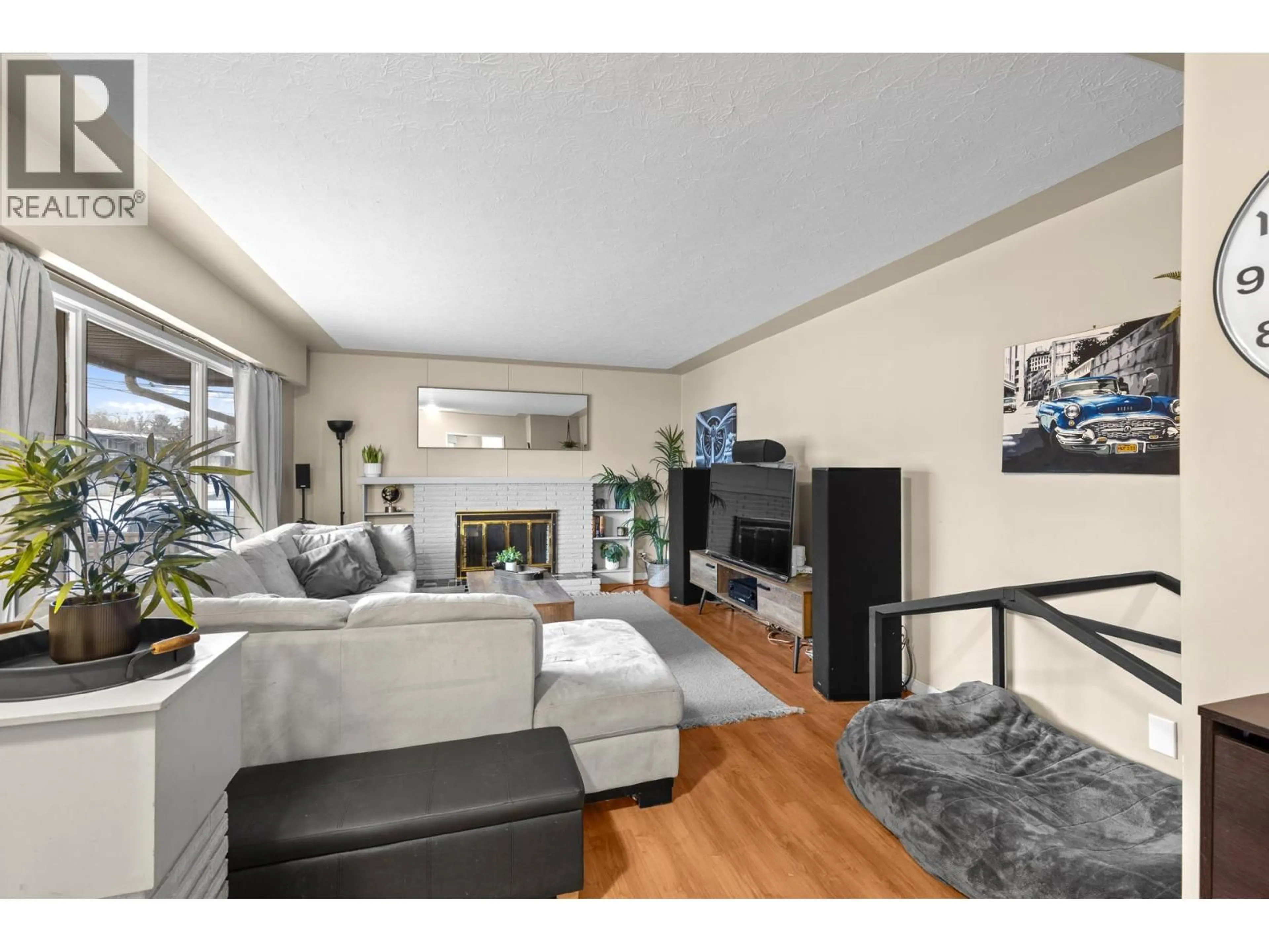 Living room with furniture, unknown for 1231 KELGLEN CRESCENT, Kelowna British Columbia V1Y6K4