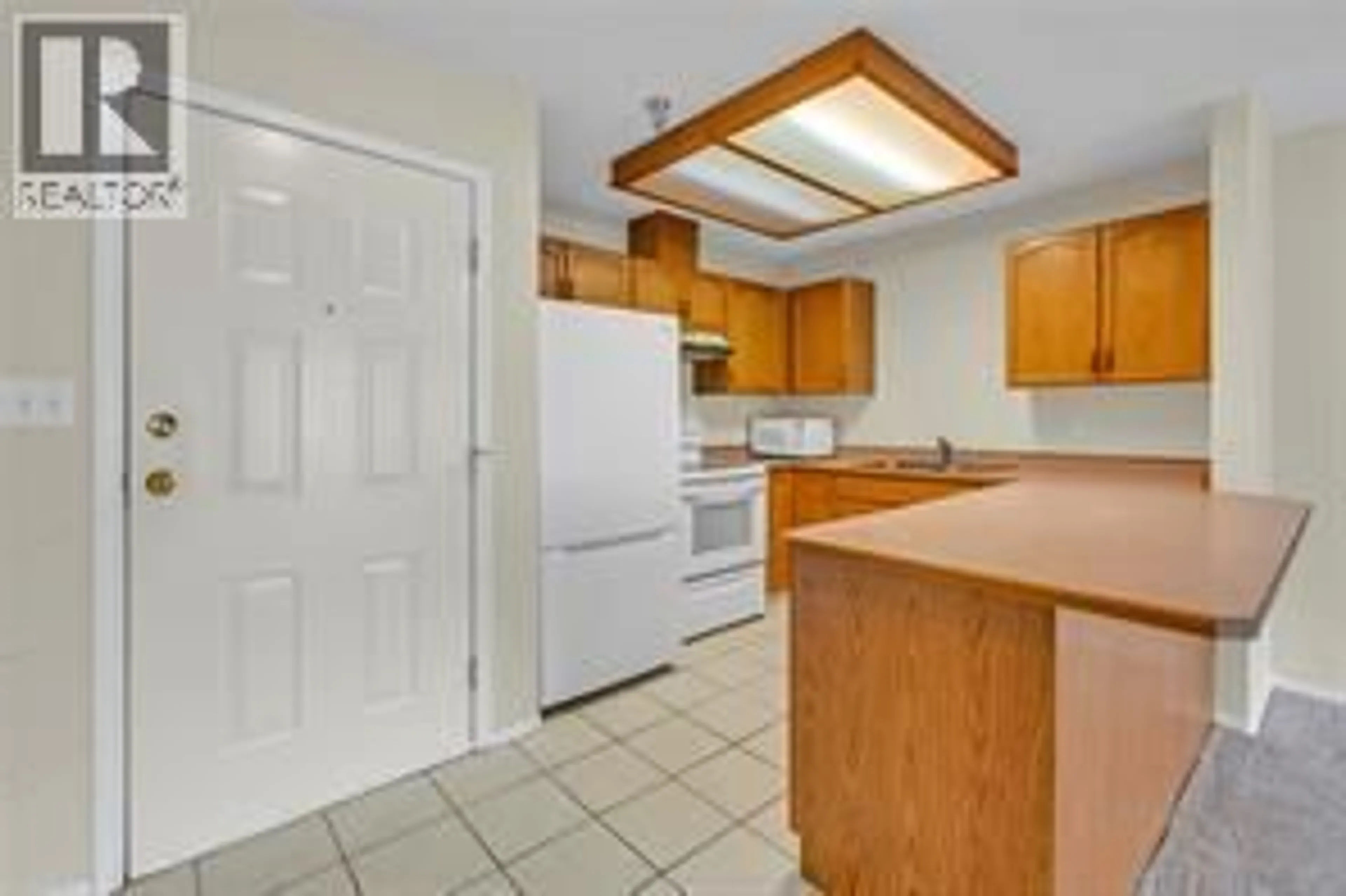 Standard kitchen, unknown for 306 - 3310 SKAHA LAKE ROAD, Penticton British Columbia V2A6G4