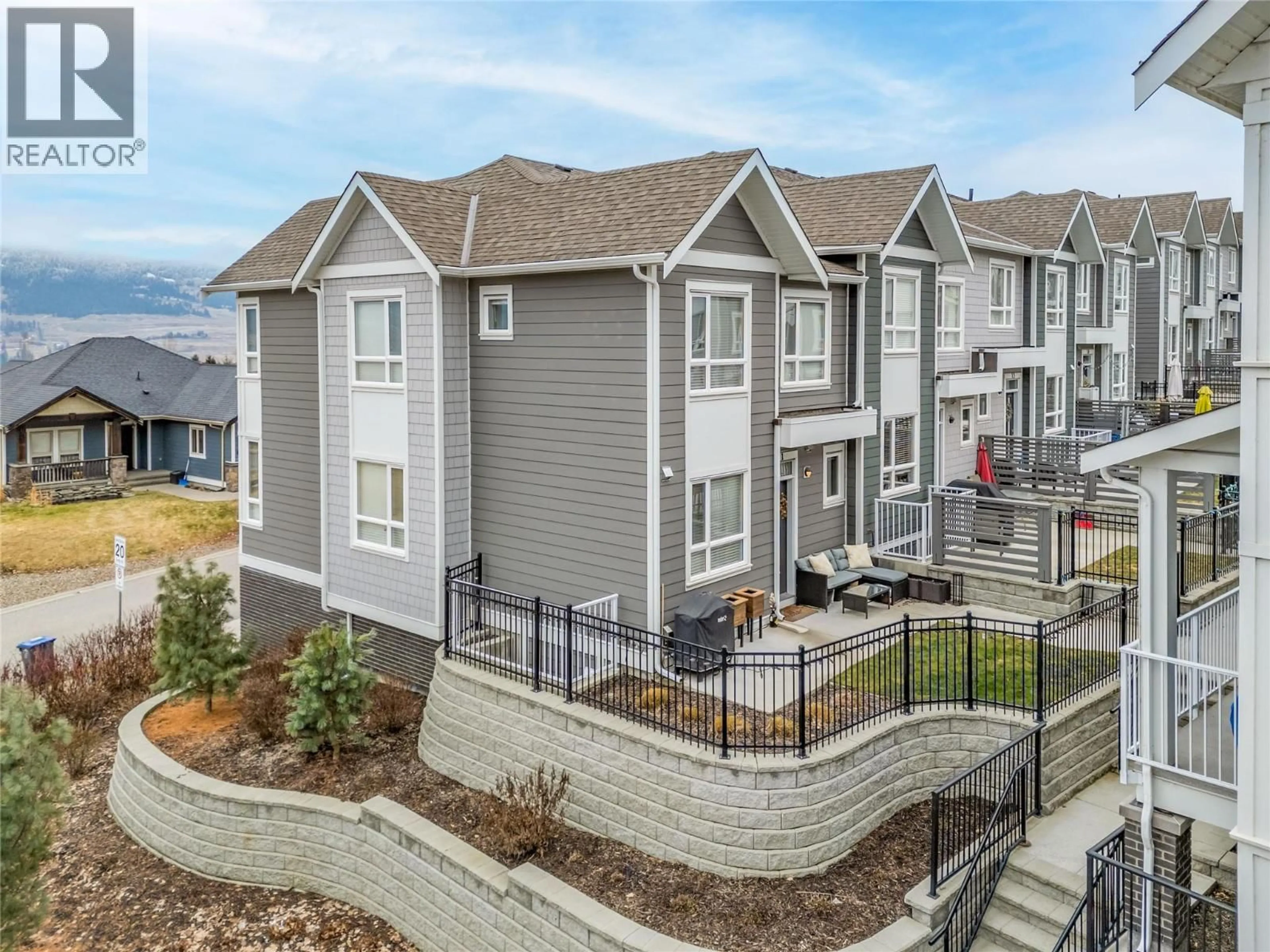 A pic from outside/outdoor area/front of a property/back of a property/a pic from drone, unknown for 11 - 13098 SHORELINE WAY, Lake Country British Columbia V4V0A8