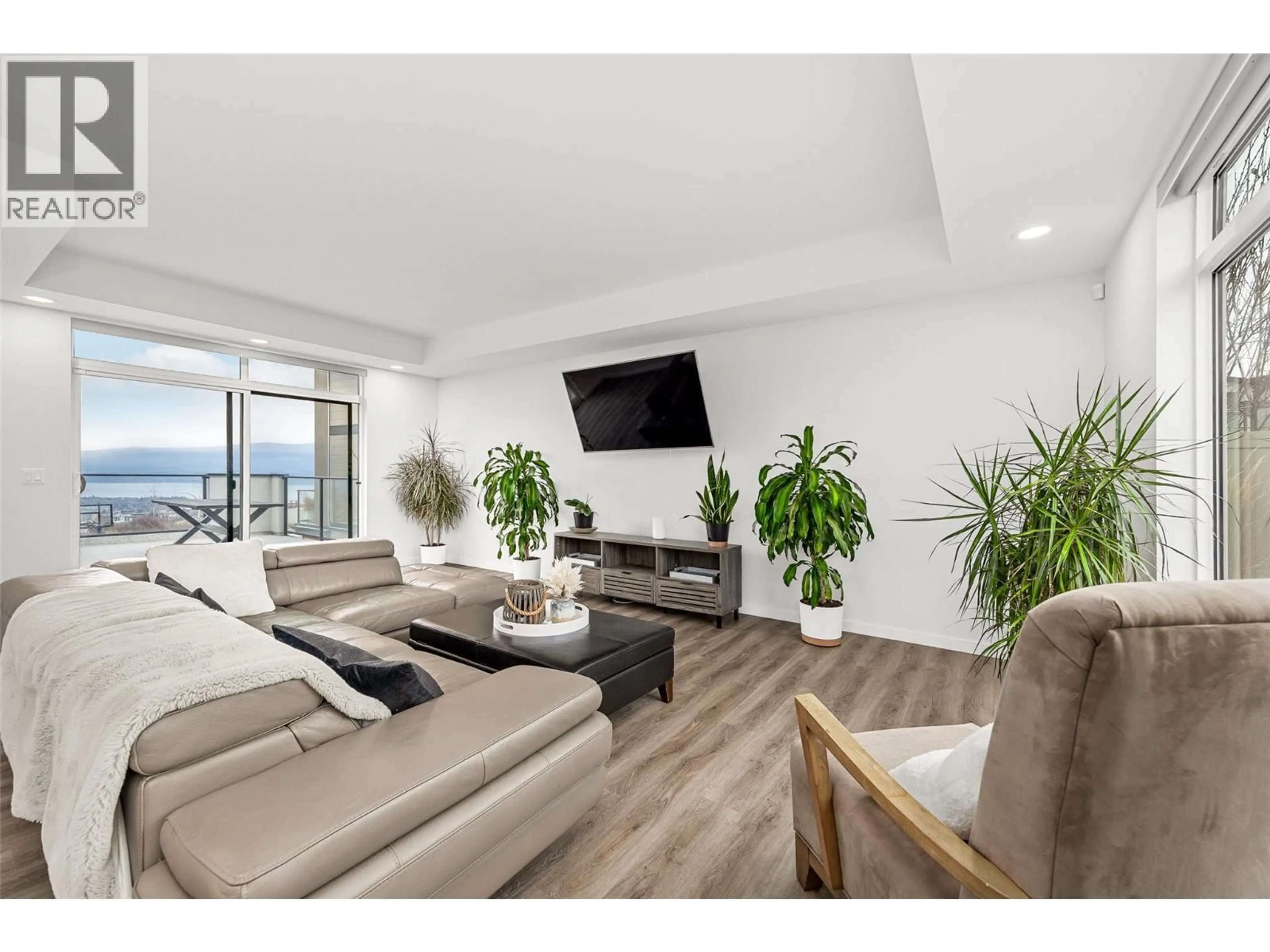 Living room with furniture, unknown for 3708 MORNINGSIDE DRIVE, West Kelowna British Columbia V4T0B1