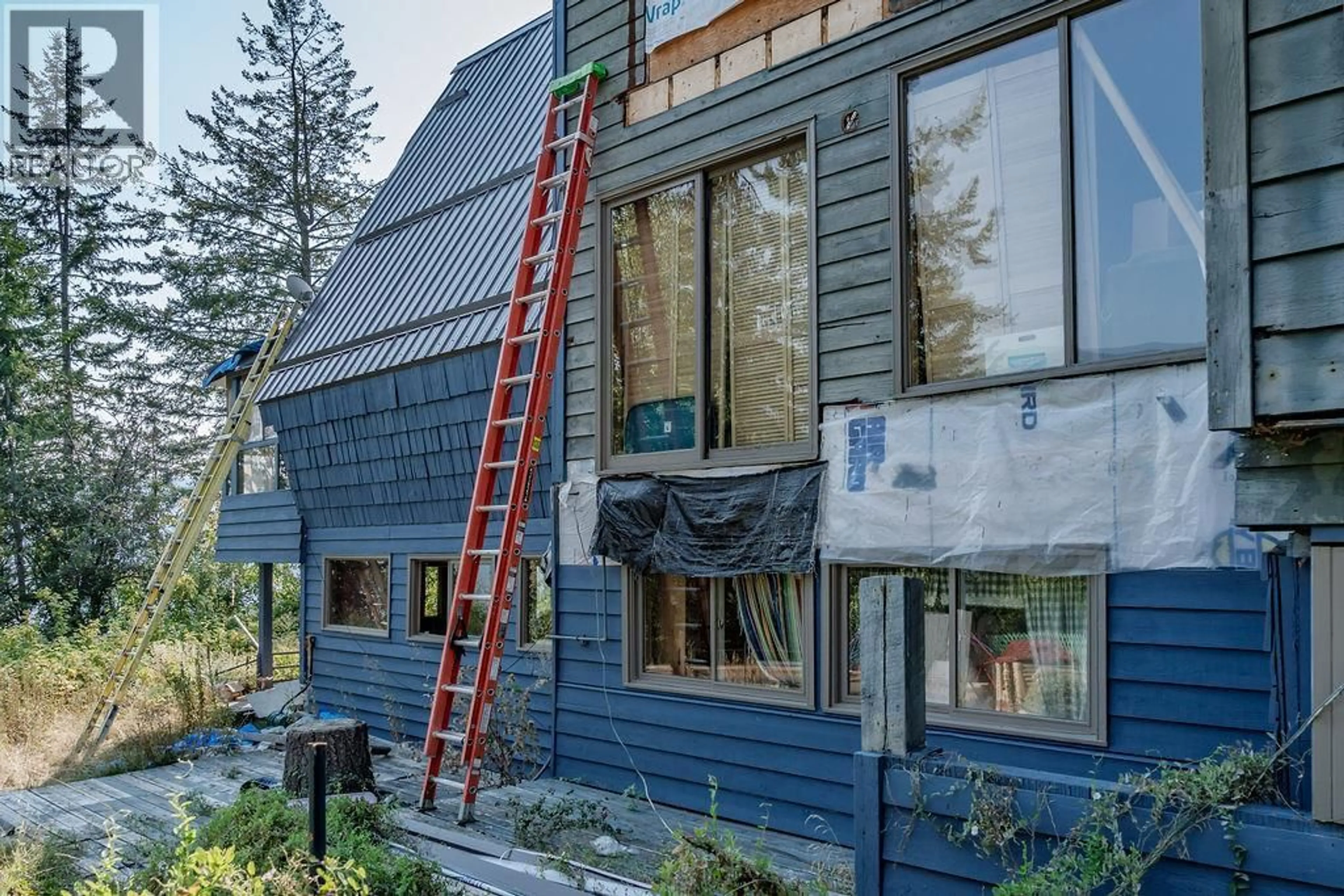 Home with vinyl exterior material, building for 4259 WOODBURY VILLAGE ROAD, Ainsworth British Columbia V0G1M0