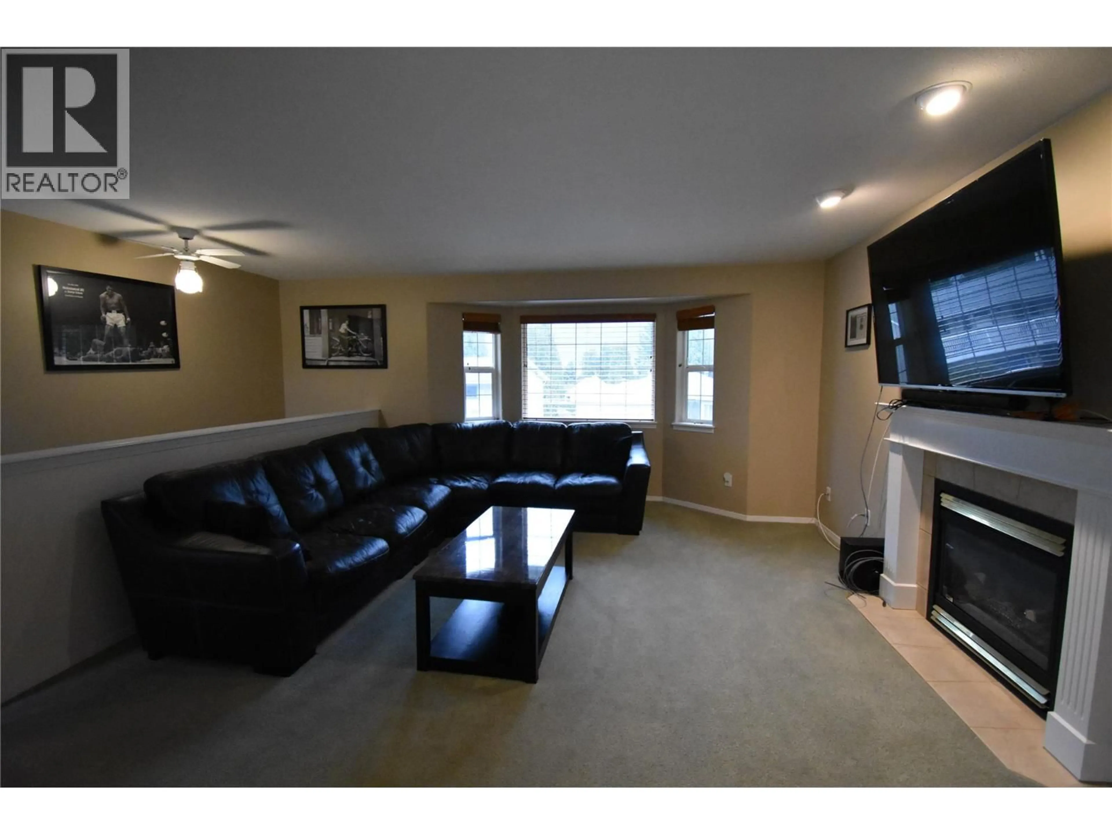 Living room with furniture, unknown for 2748 10TH AVENUE, Castlegar British Columbia V1N3A2