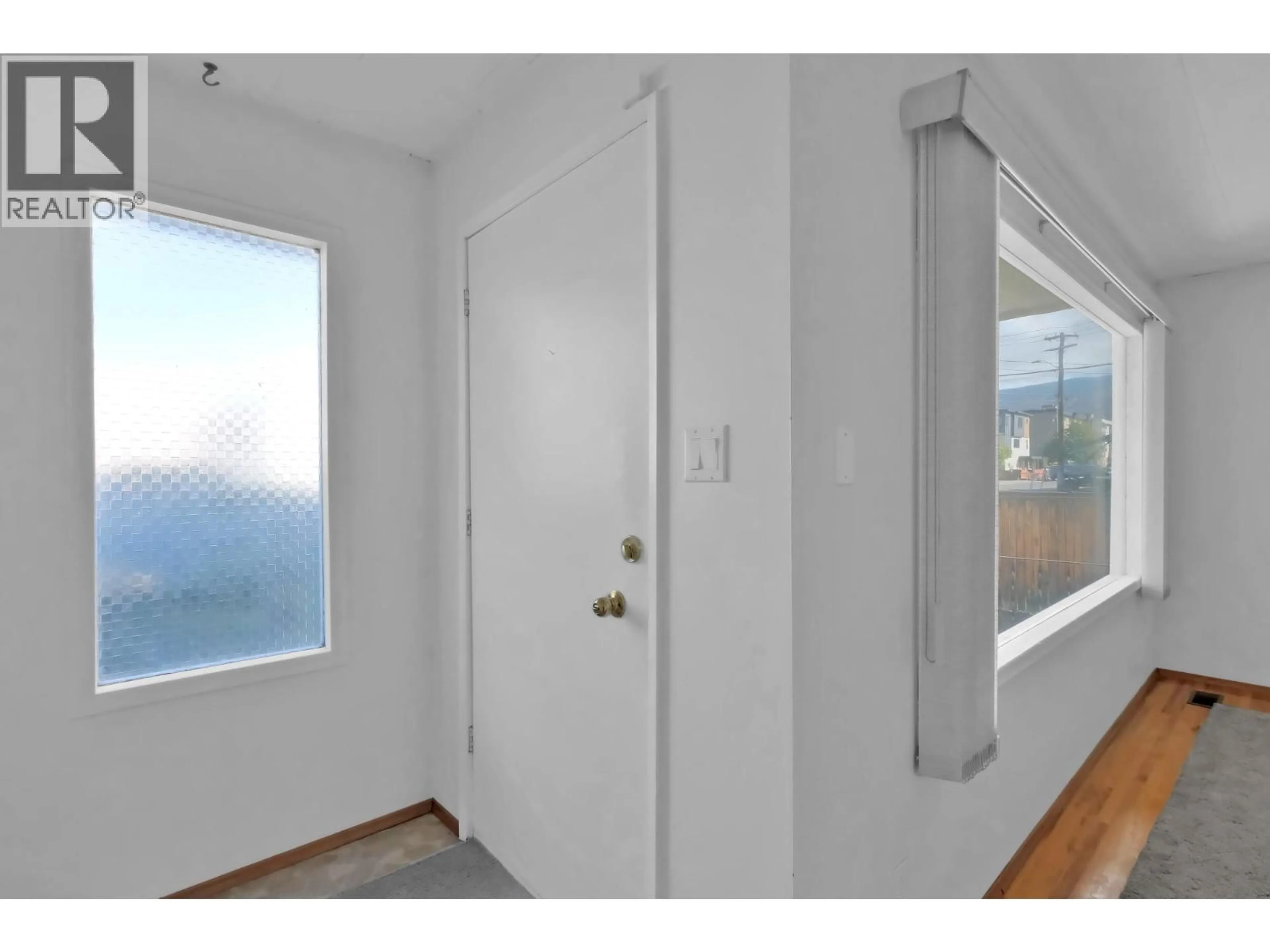Indoor entryway for 312 SCOTT AVENUE, Penticton British Columbia V2A2J8