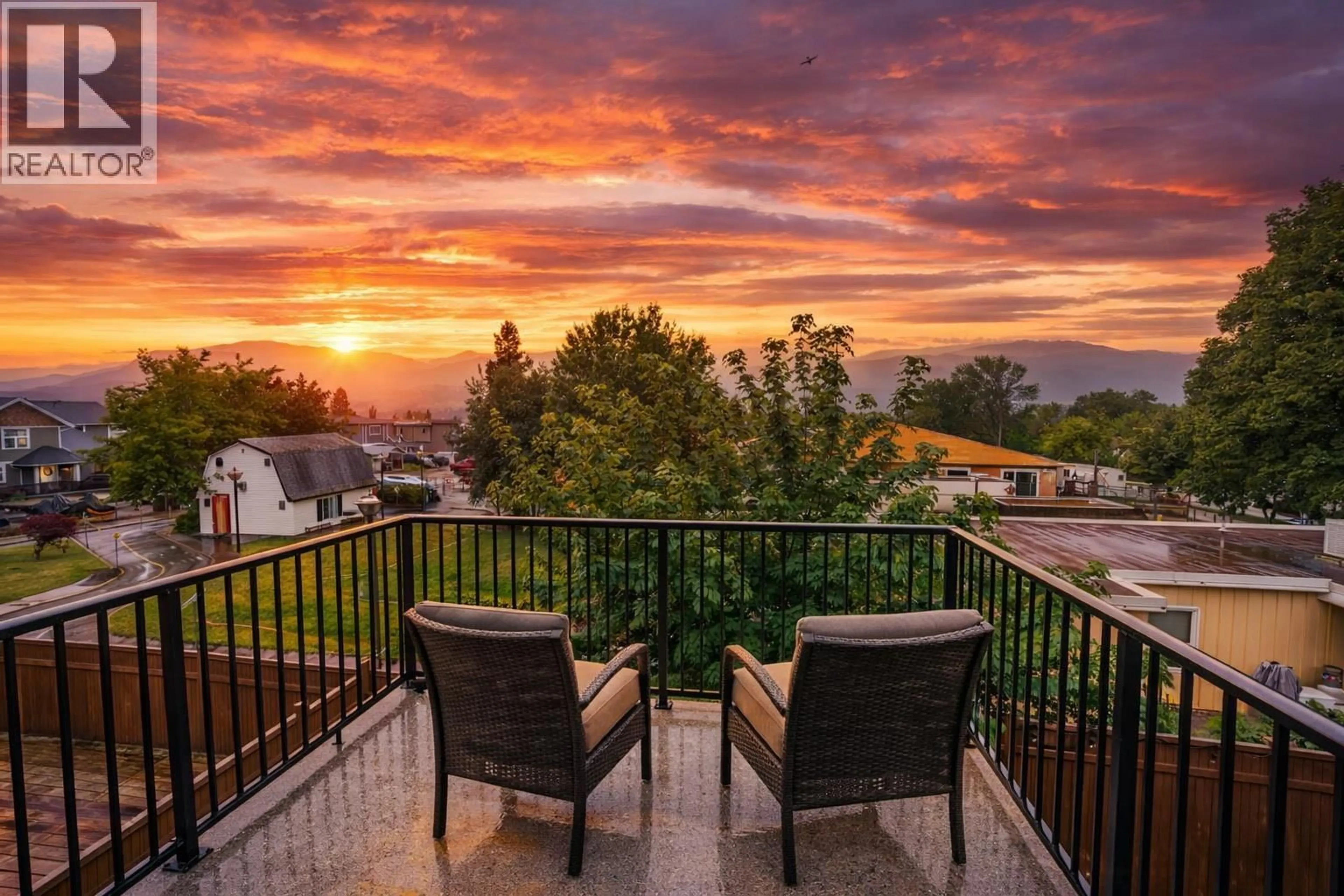 Patio, mountain view for 105 - 522 EDMONTON AVENUE, Penticton British Columbia V2A2H2