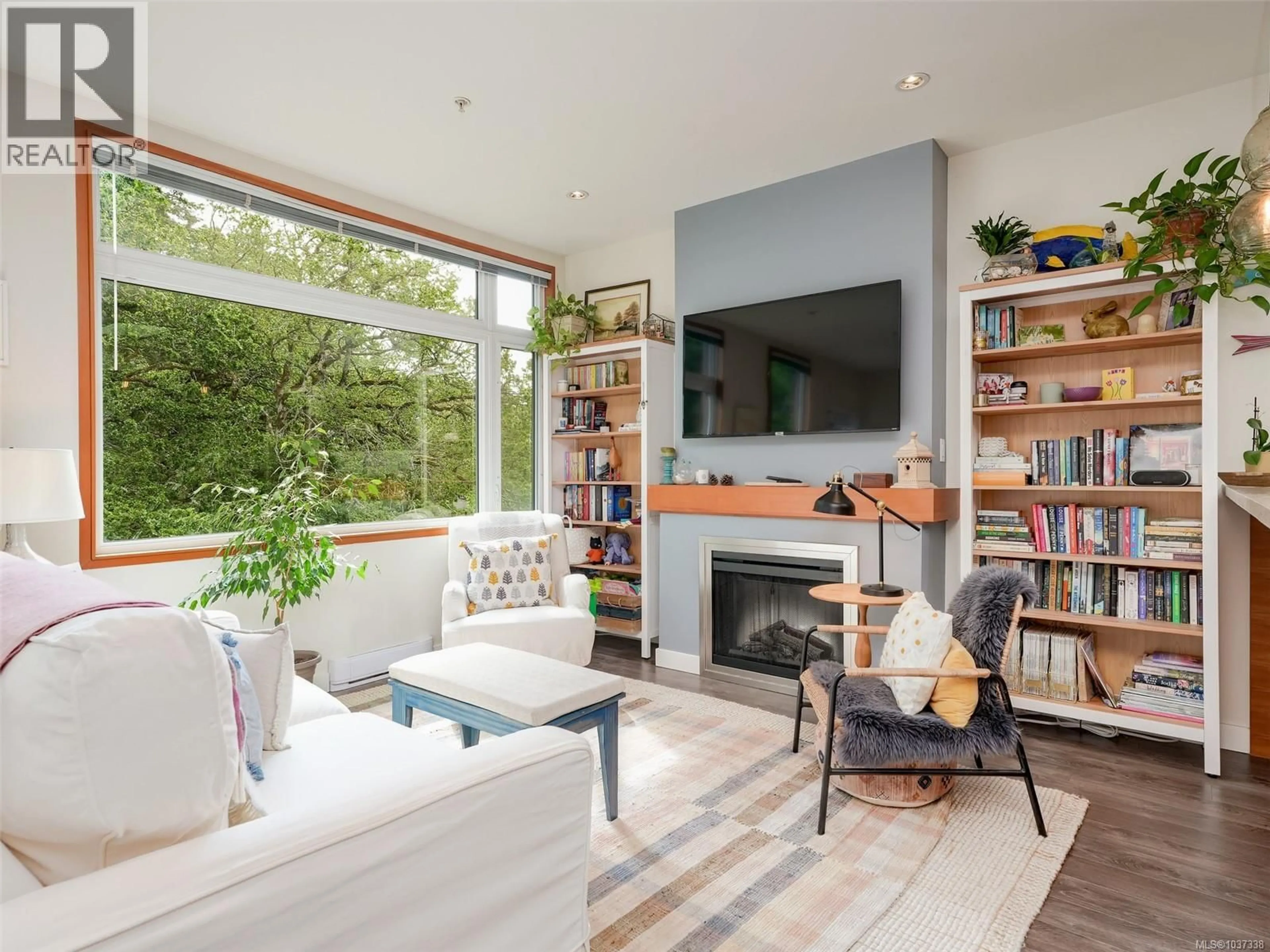 Living room with furniture, unknown for 303 - 170 NURSERY HILL DRIVE, View Royal British Columbia V9B0P2
