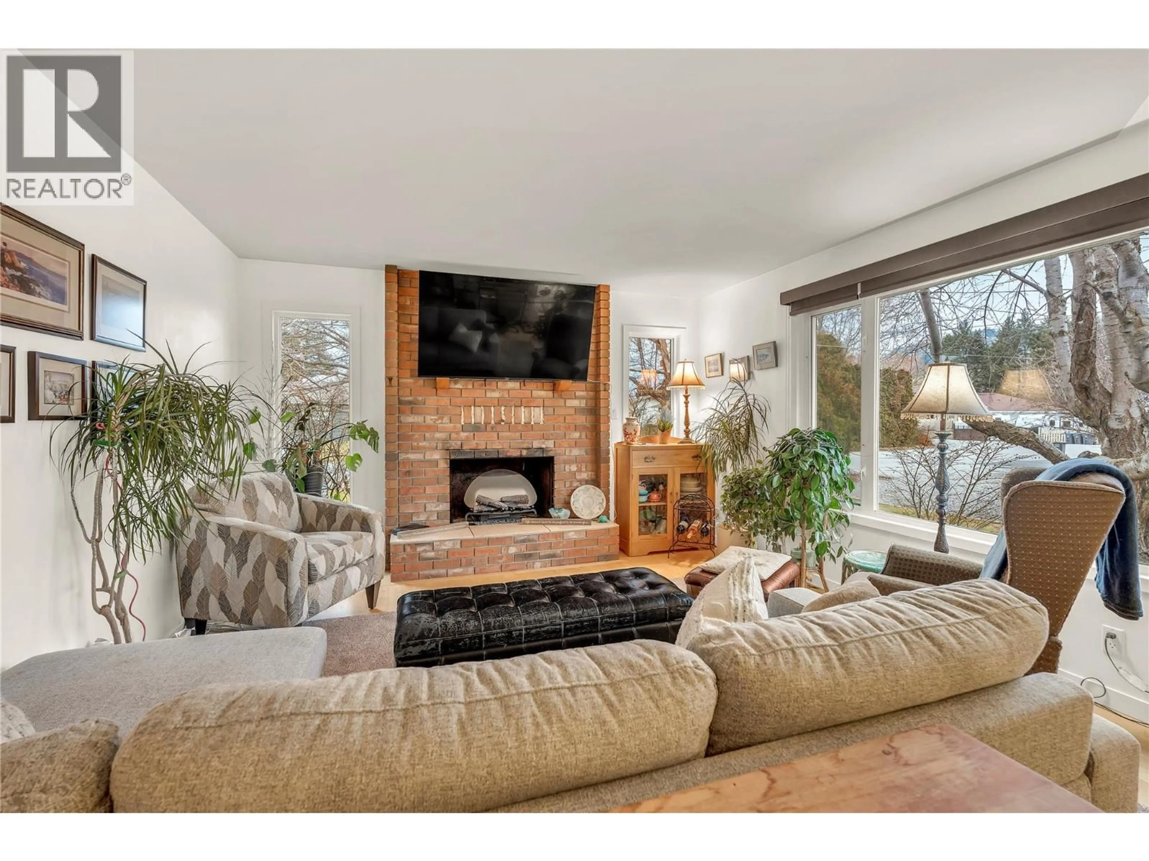 Living room with furniture, unknown for 10721 JULIA STREET, Summerland British Columbia V0H1Z5