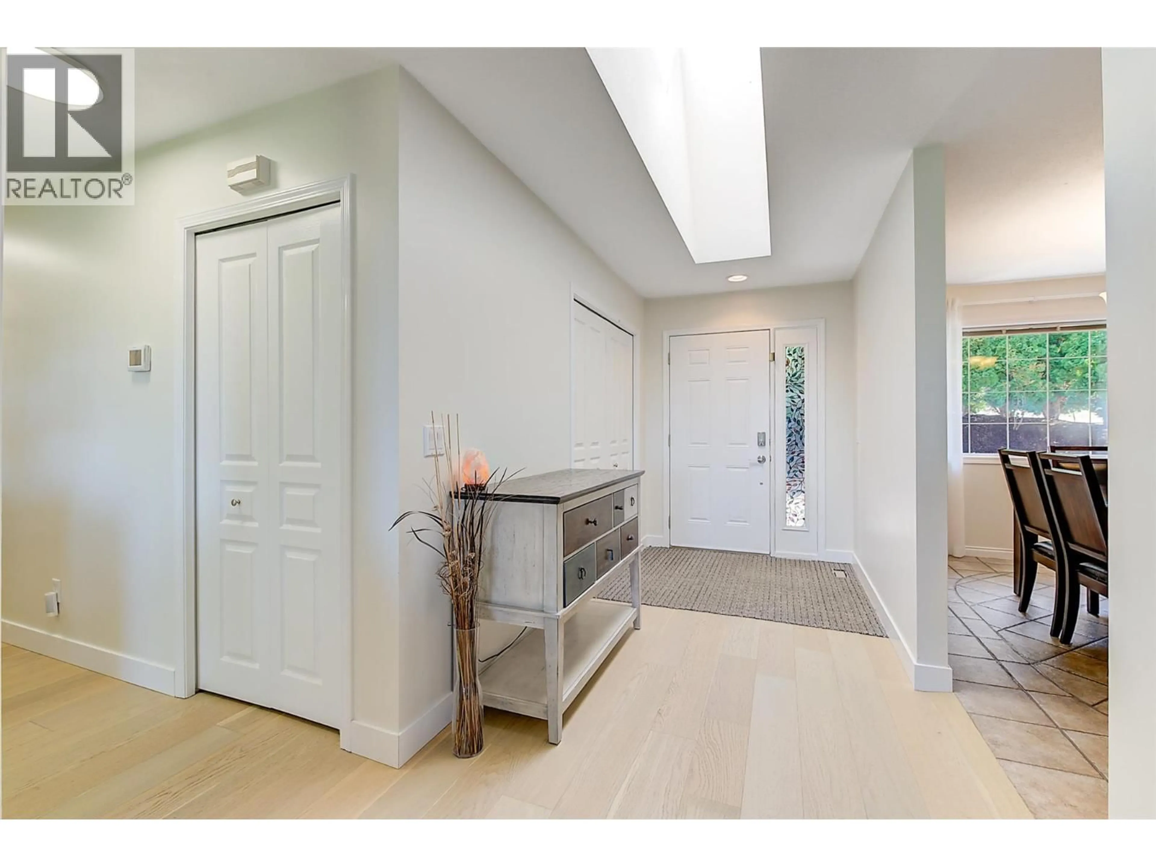 Indoor entryway for 1420 BENTIEN ROAD, Kelowna British Columbia V1X7K3