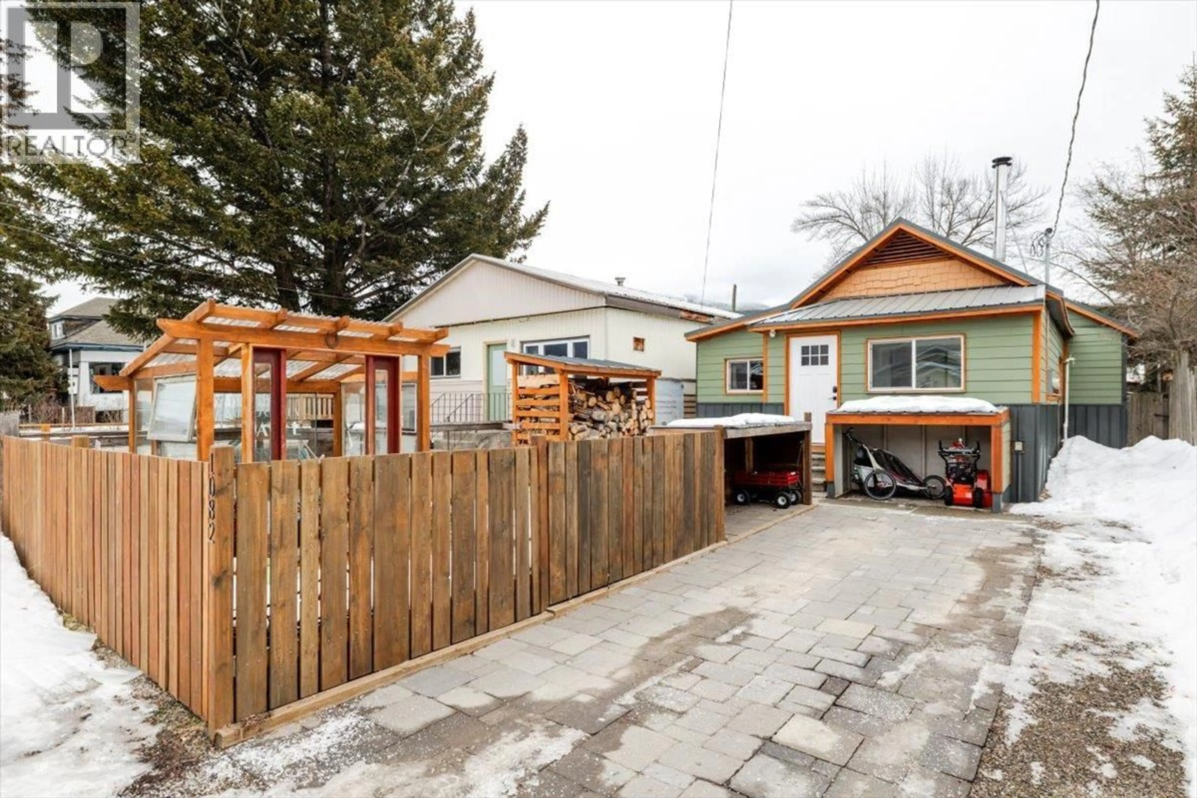 Patio, street for 1082 5TH AVENUE, Fernie British Columbia V0B1M0