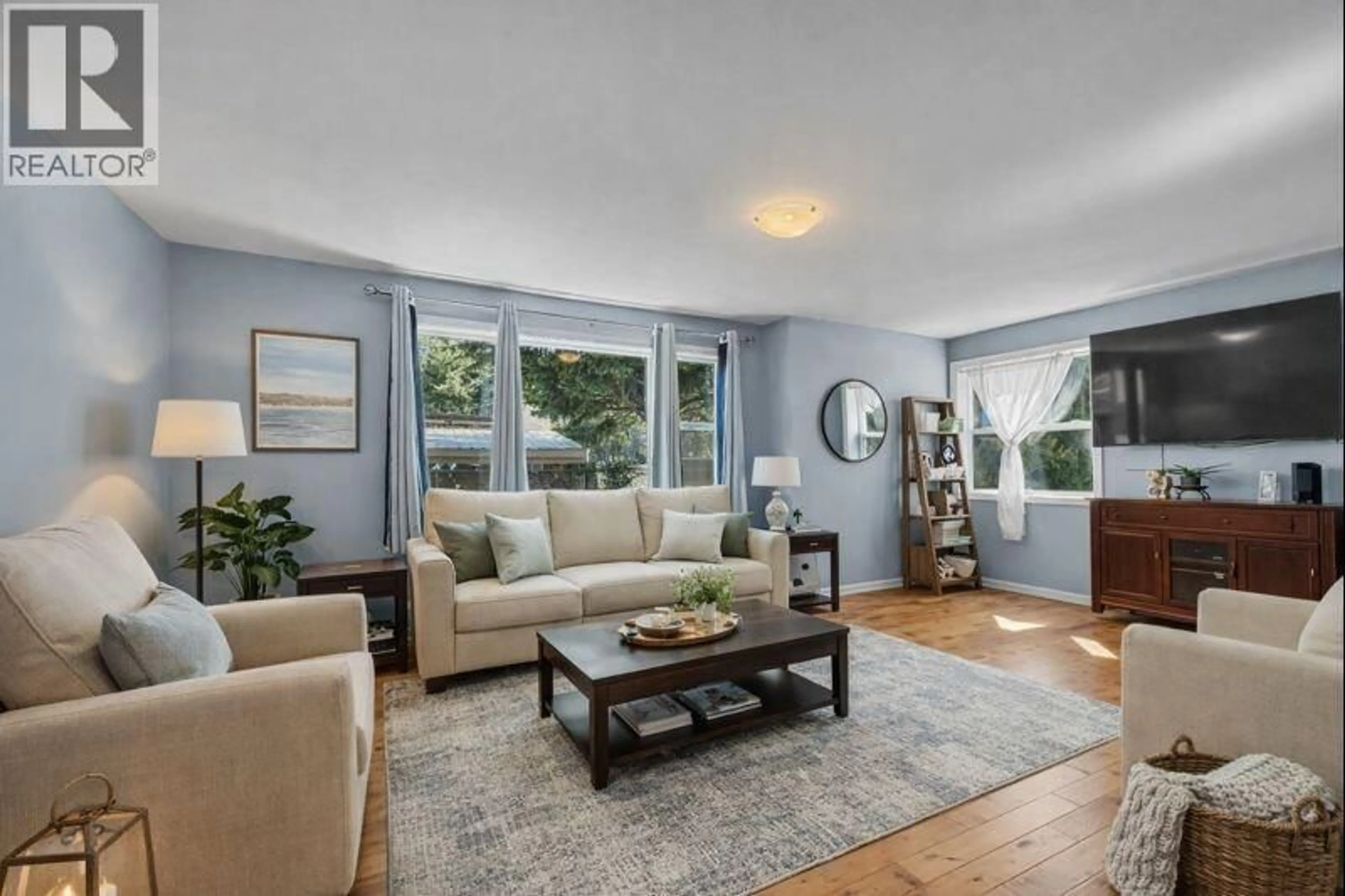 Living room with furniture, unknown for 755 CRESTLINE STREET, Kamloops British Columbia V2B5X2