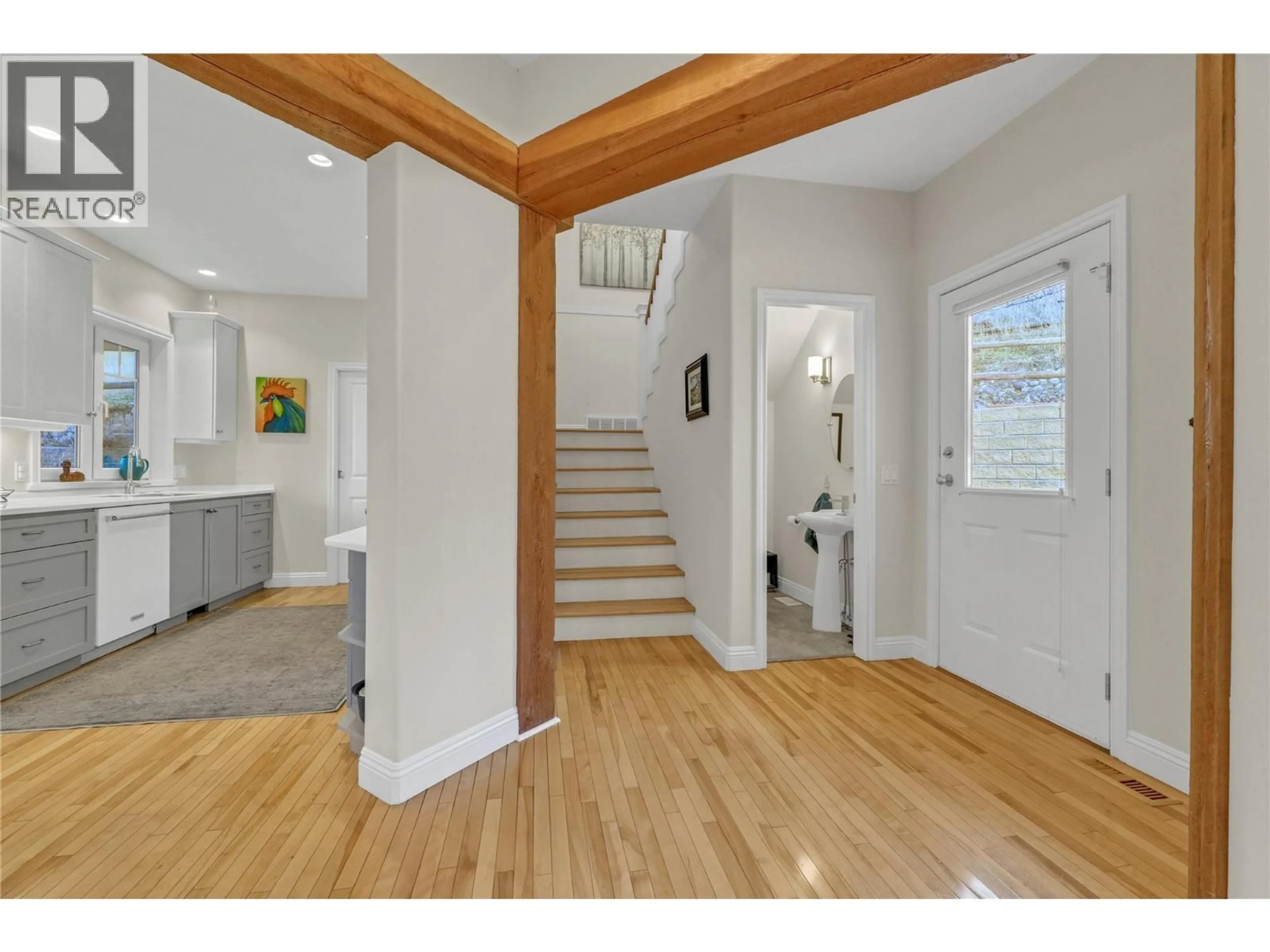 Indoor entryway for 5733 CLARK STREET, Summerland British Columbia V0H1Z4