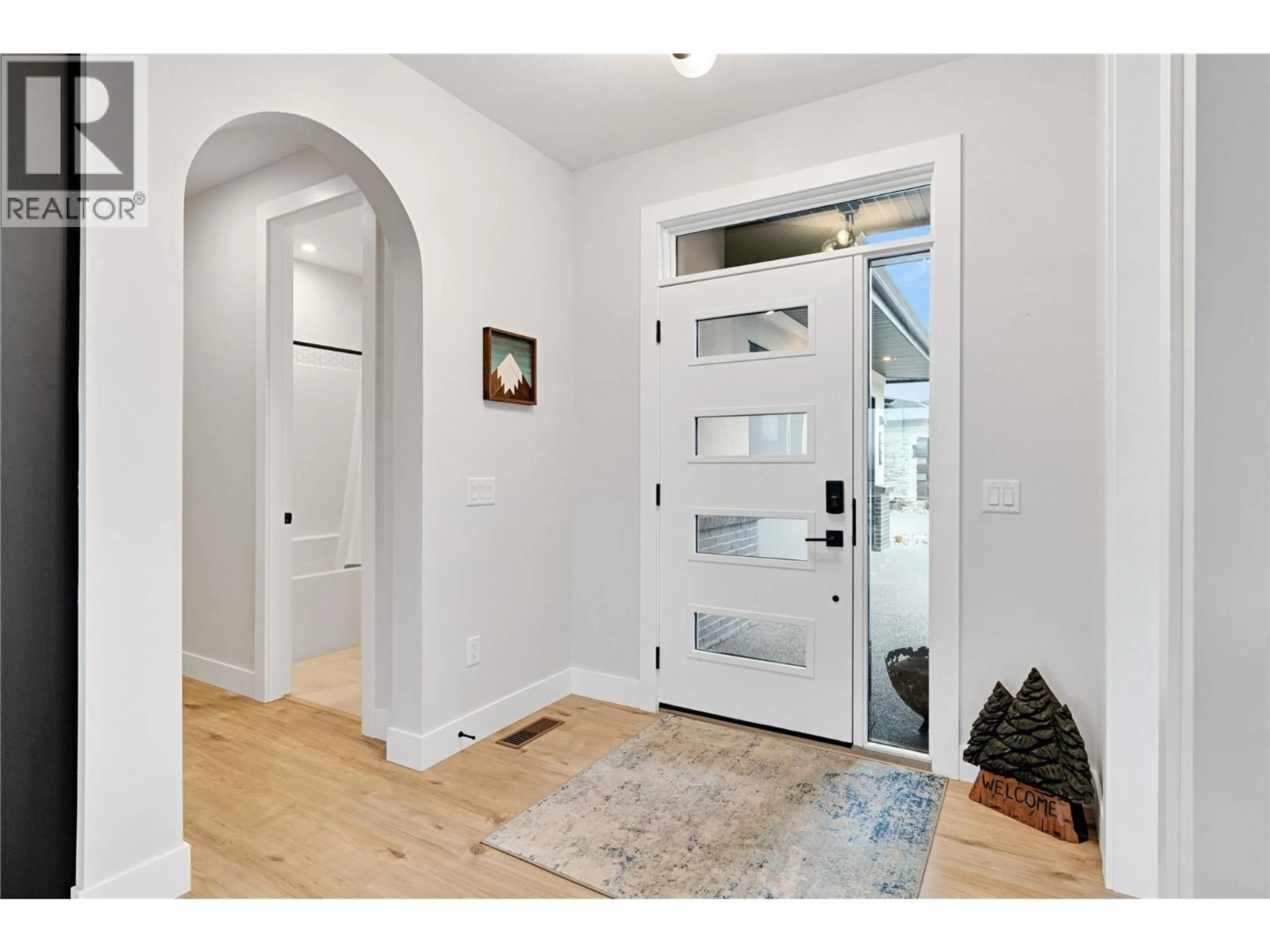 Indoor entryway for 991 MT BURNHAM ROAD, Vernon British Columbia V1B0B2