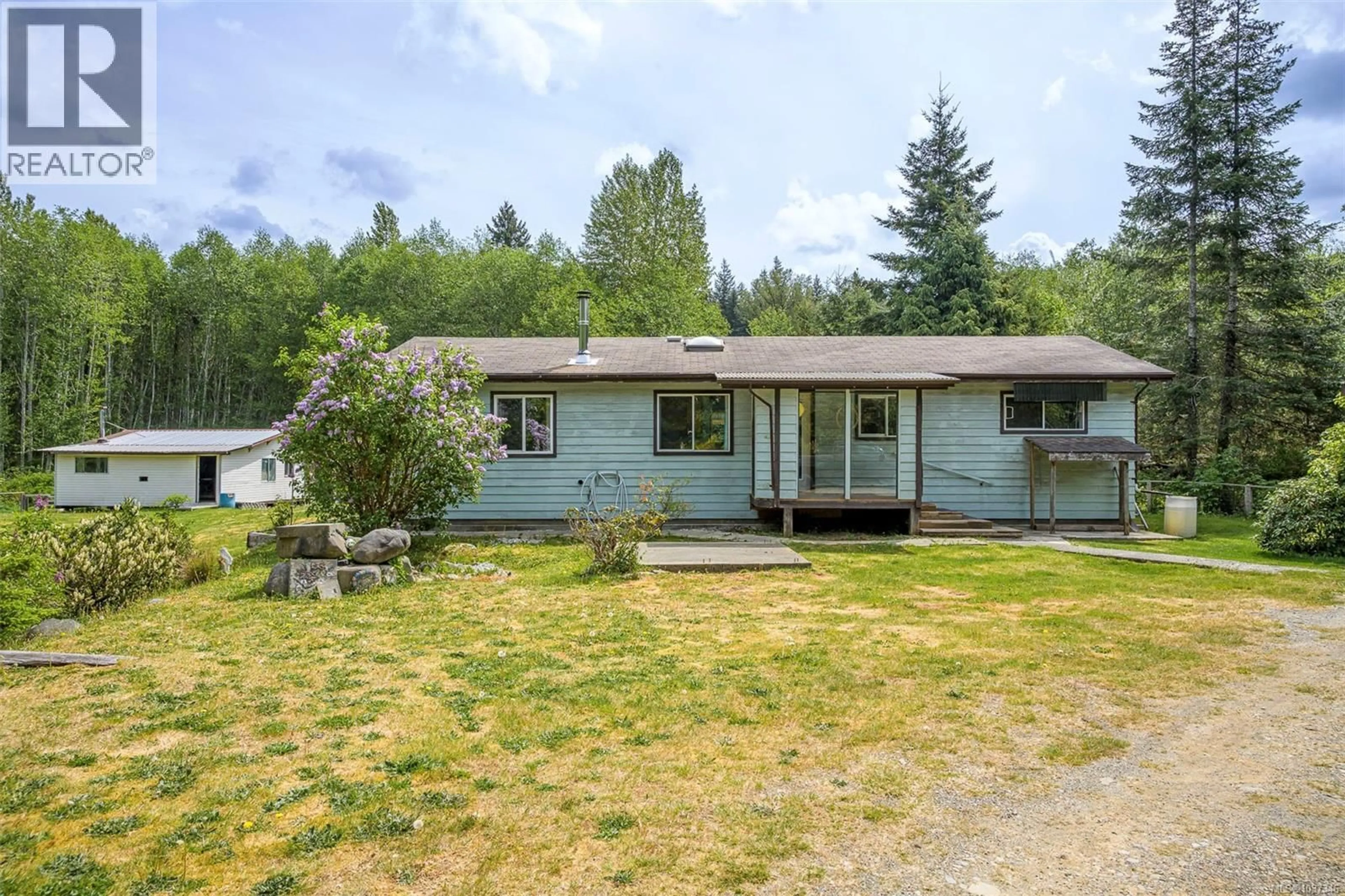 A pic from outside/outdoor area/front of a property/back of a property/a pic from drone, unknown for 400 DYER ROAD, Sayward British Columbia V0P1R0