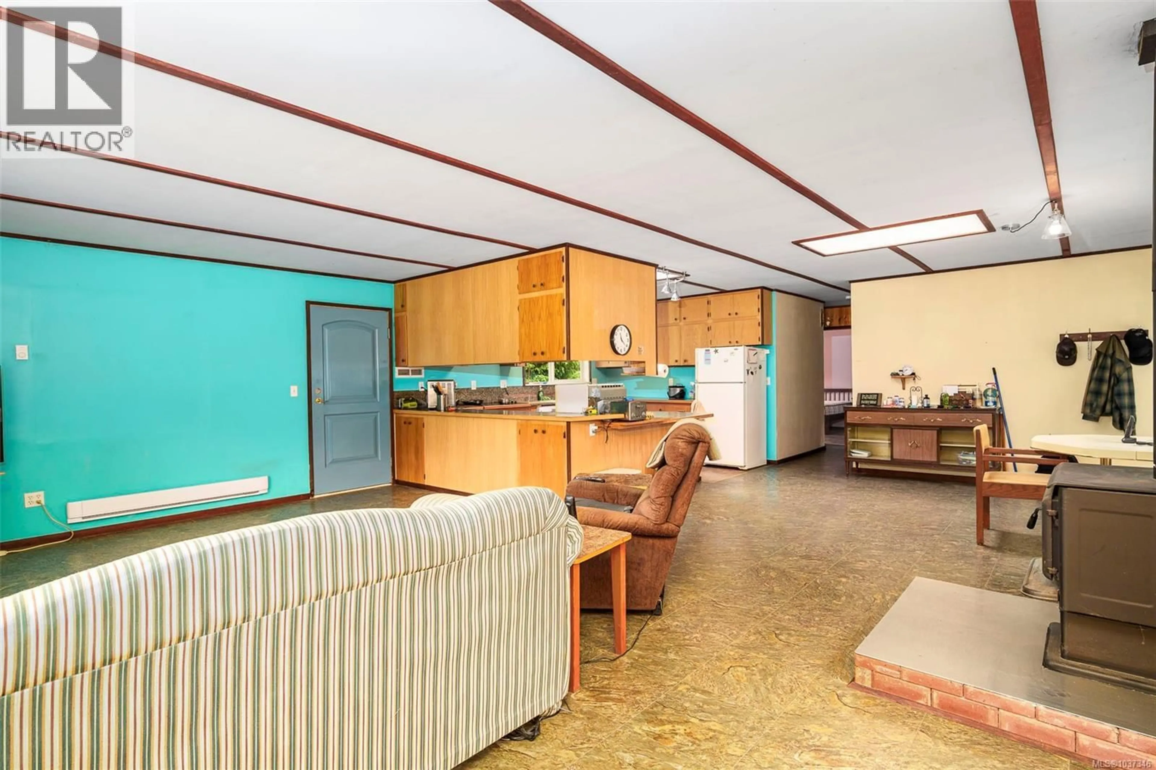 Lobby for 400 DYER ROAD, Sayward British Columbia V0P1R0