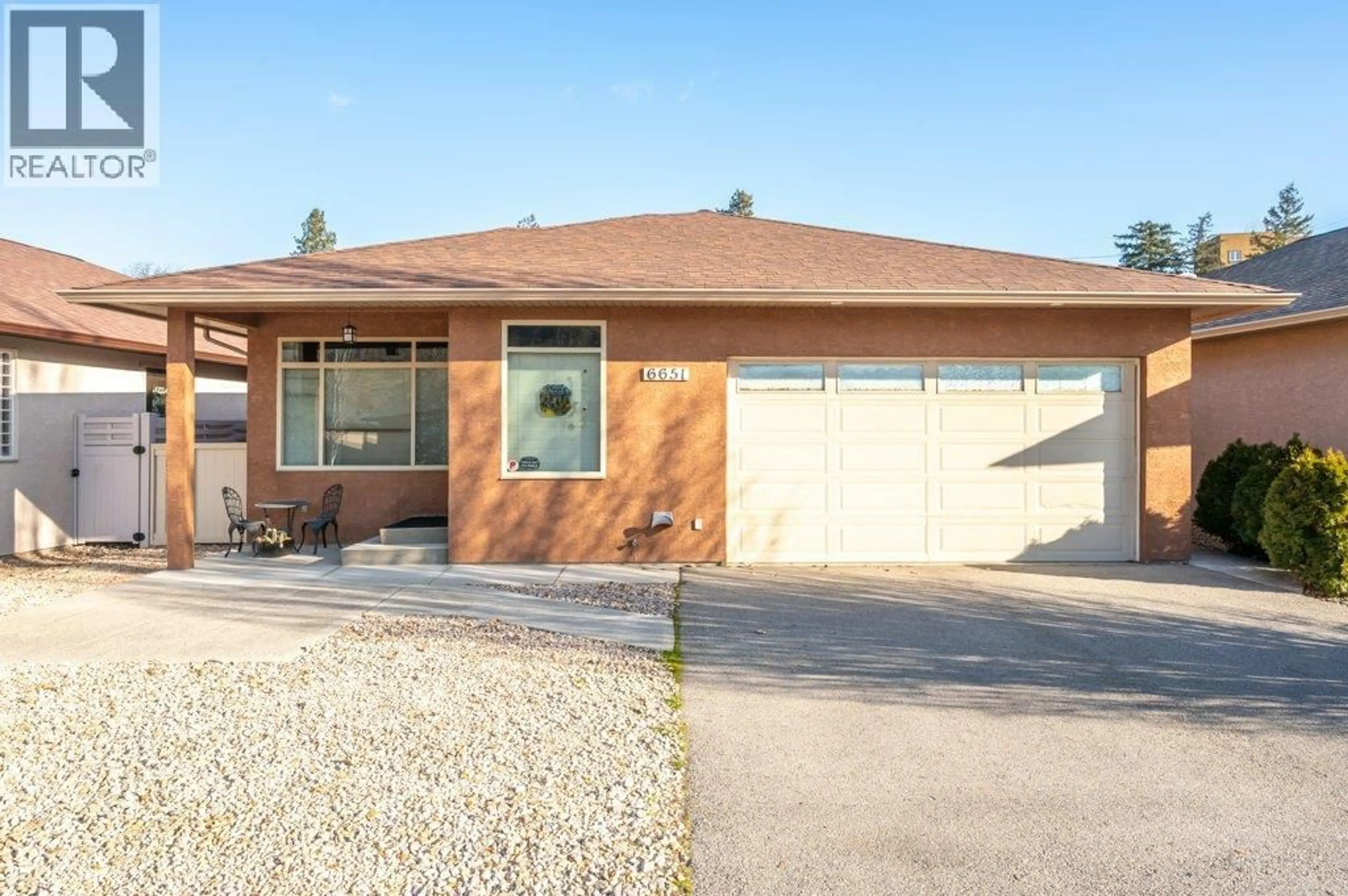 Home with brick exterior material, street for 6651 OXBOW CRESCENT, Oliver British Columbia V0H1T4