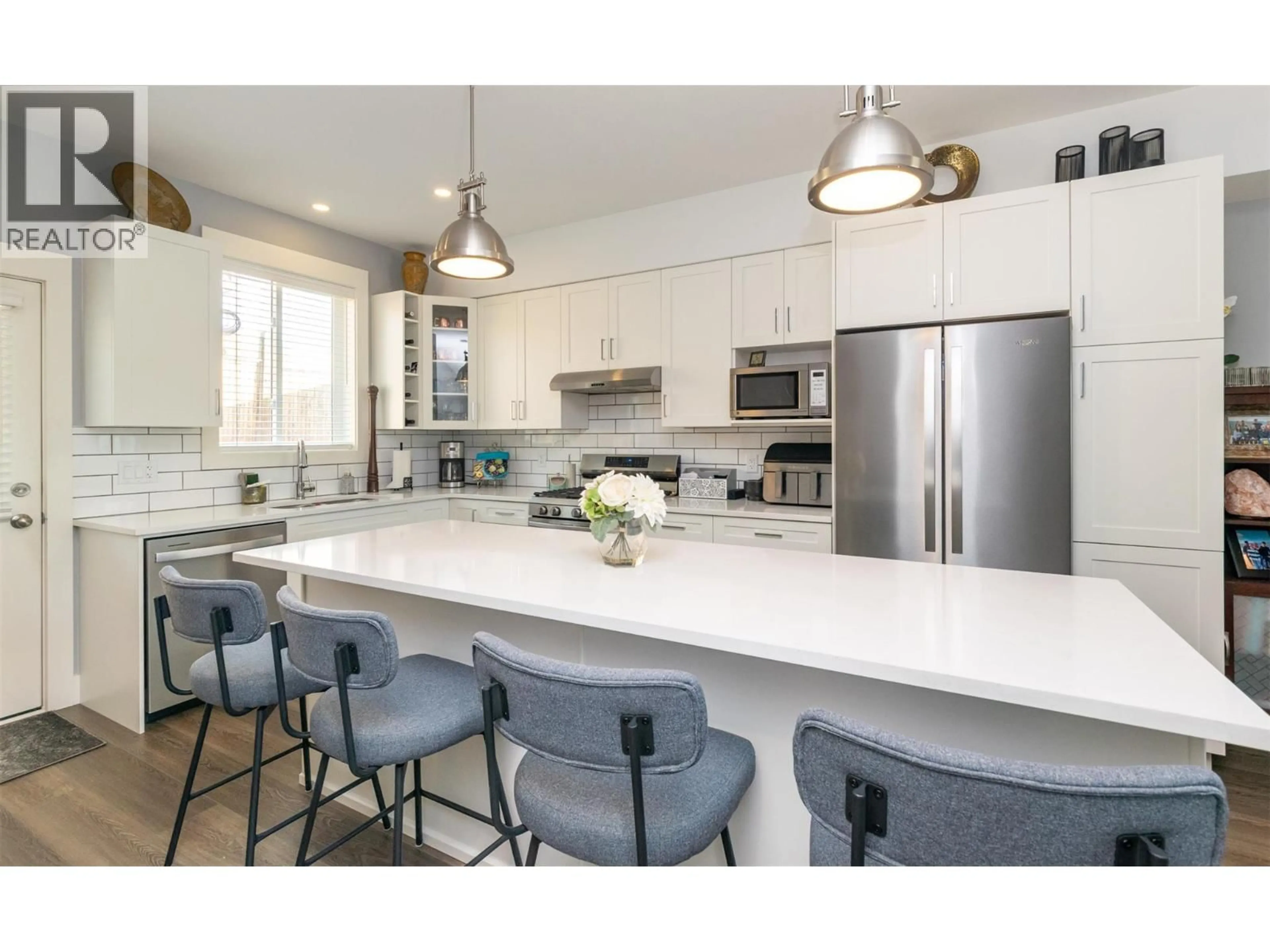 Open concept kitchen, unknown for 14 - 1910 11 AVENUE NORTHEAST, Salmon Arm British Columbia V1E2V5