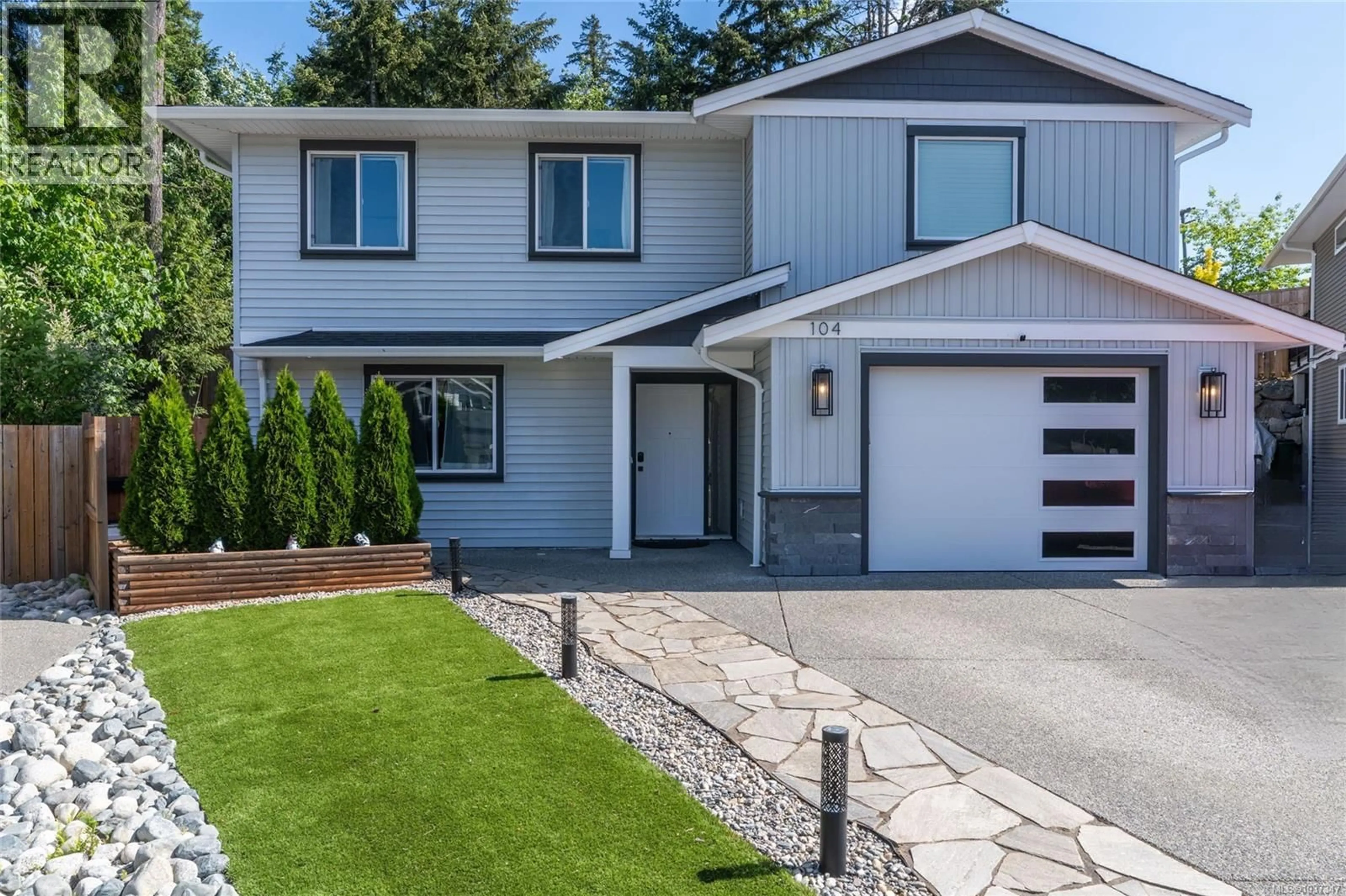 Home with vinyl exterior material, street for 104 BURNS PLACE, Ladysmith British Columbia V9G1P8