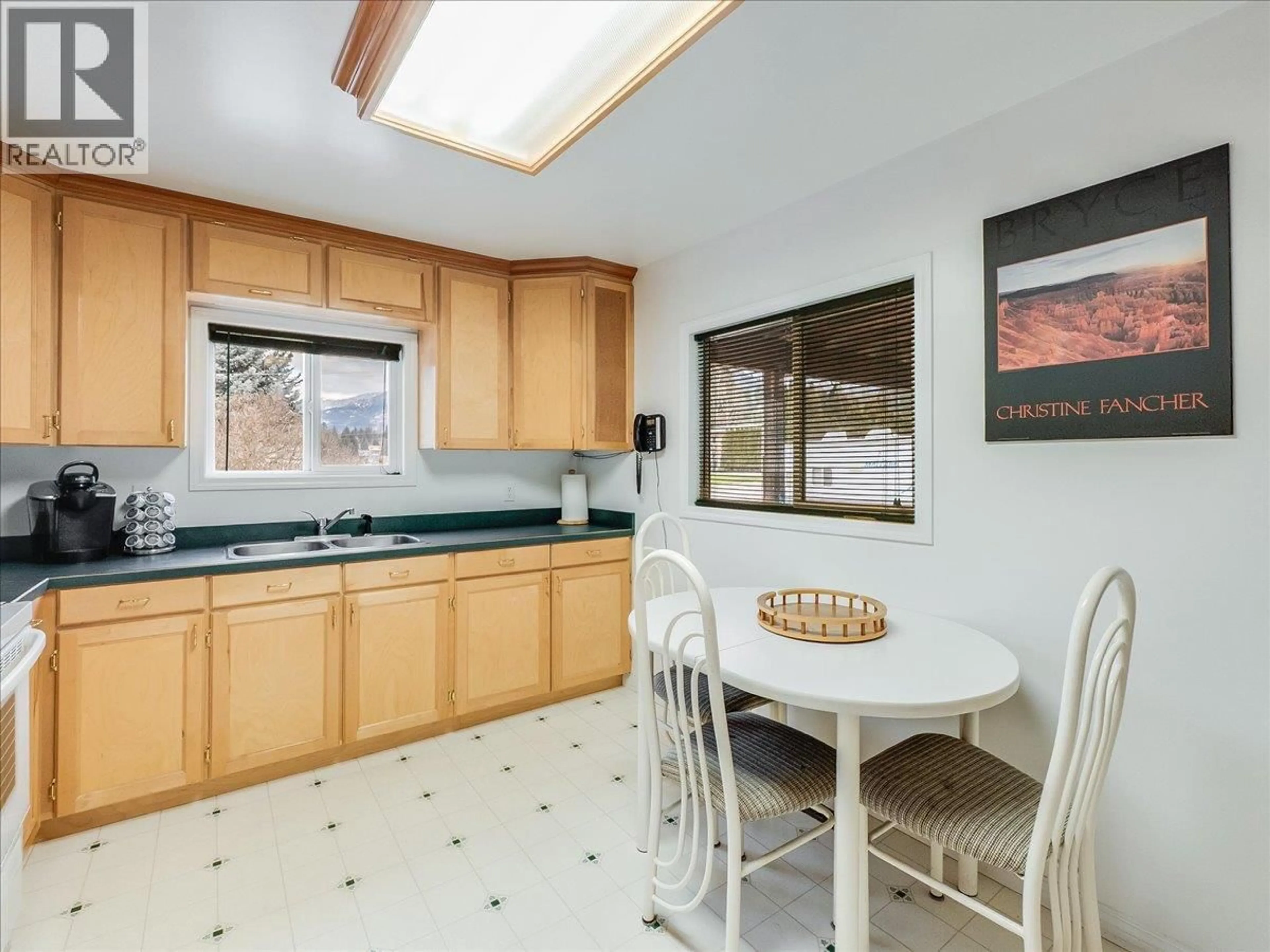 Unknown for 95 PINE AVENUE, Fruitvale British Columbia V0G1L0