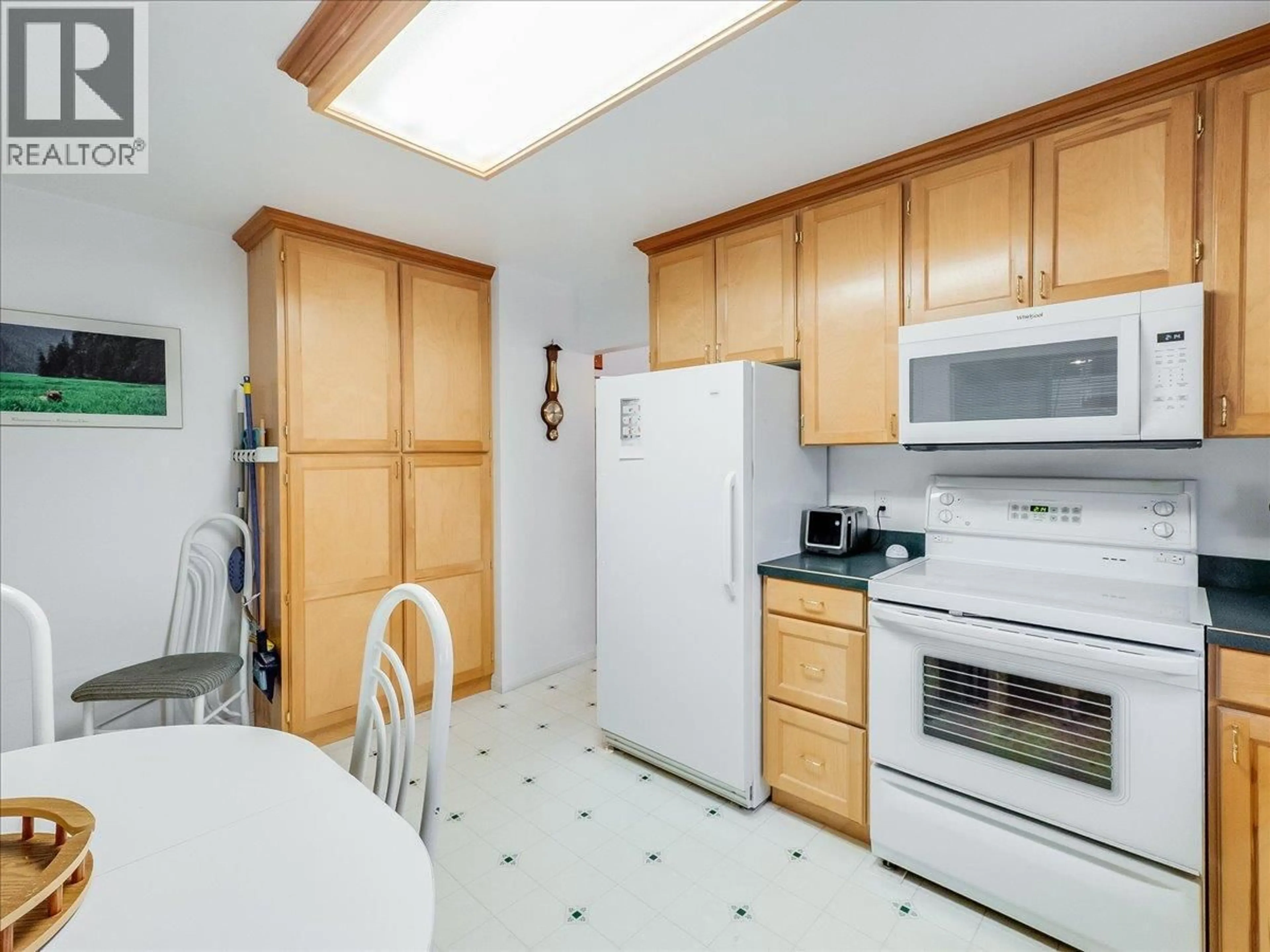 Standard kitchen, unknown for 95 PINE AVENUE, Fruitvale British Columbia V0G1L0