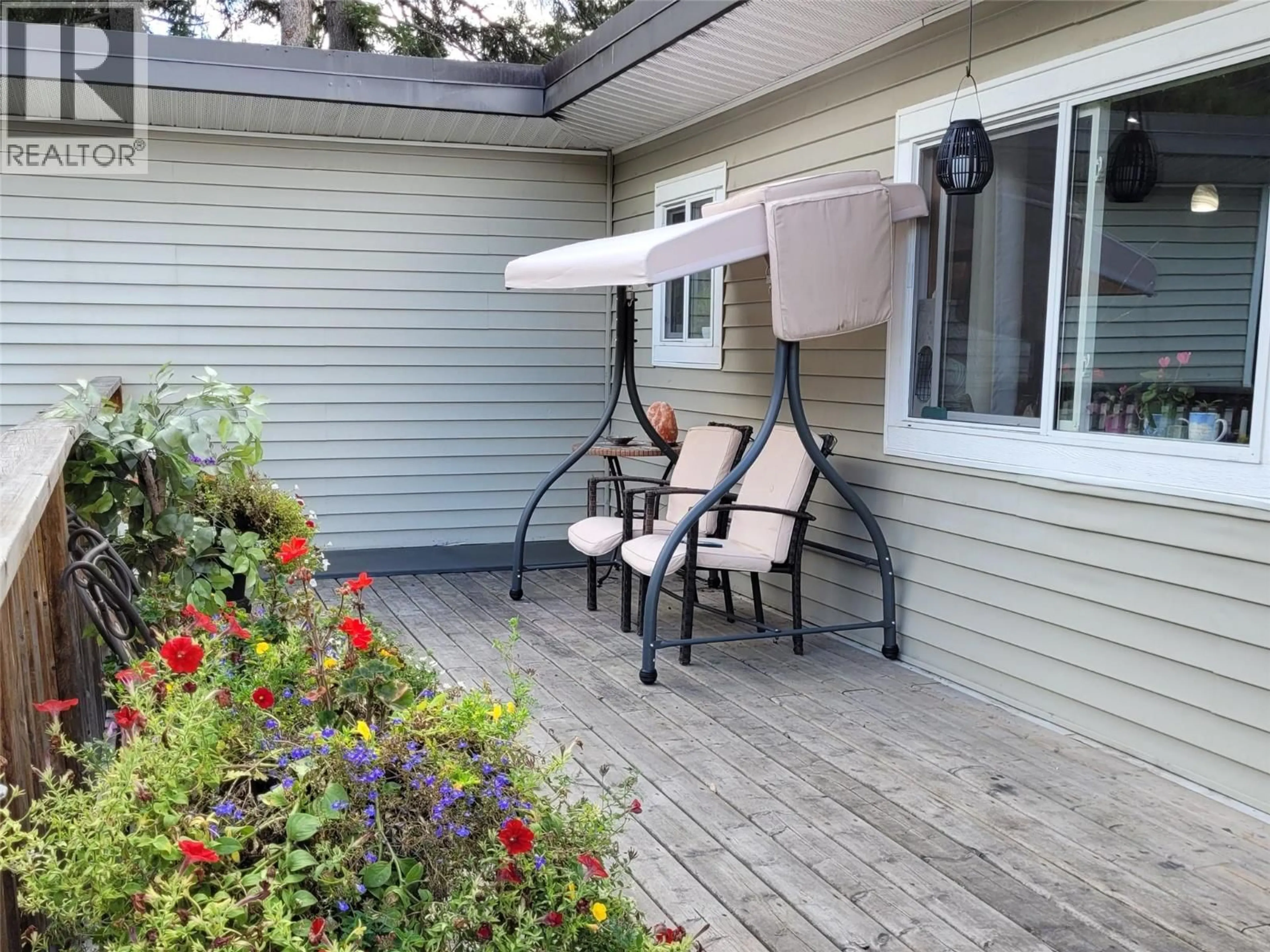 Patio, street for 15 LODGE DRIVE, Clearwater British Columbia V0E1N2