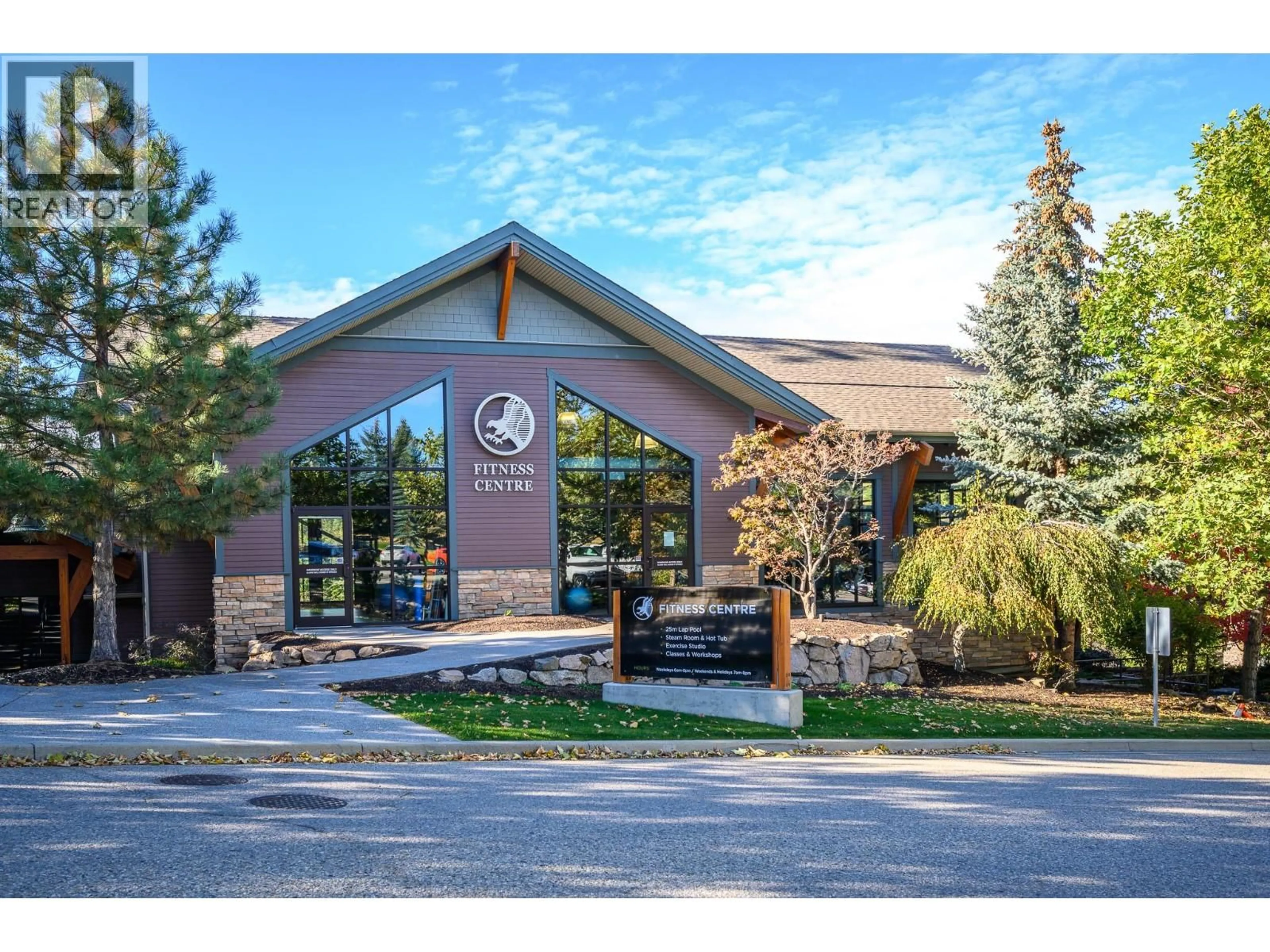 Indoor foyer for 153 MASHIE CRESCENT, Vernon British Columbia V1H1V8