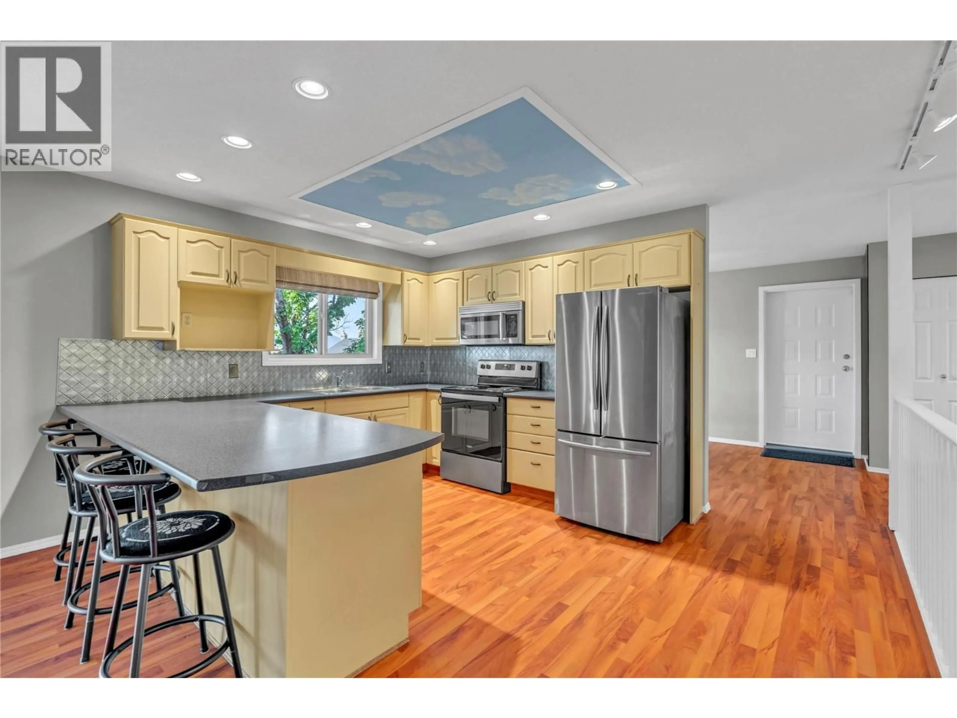 Open concept kitchen, unknown for 198 WESTVIEW DRIVE, Penticton British Columbia V2A7Y7