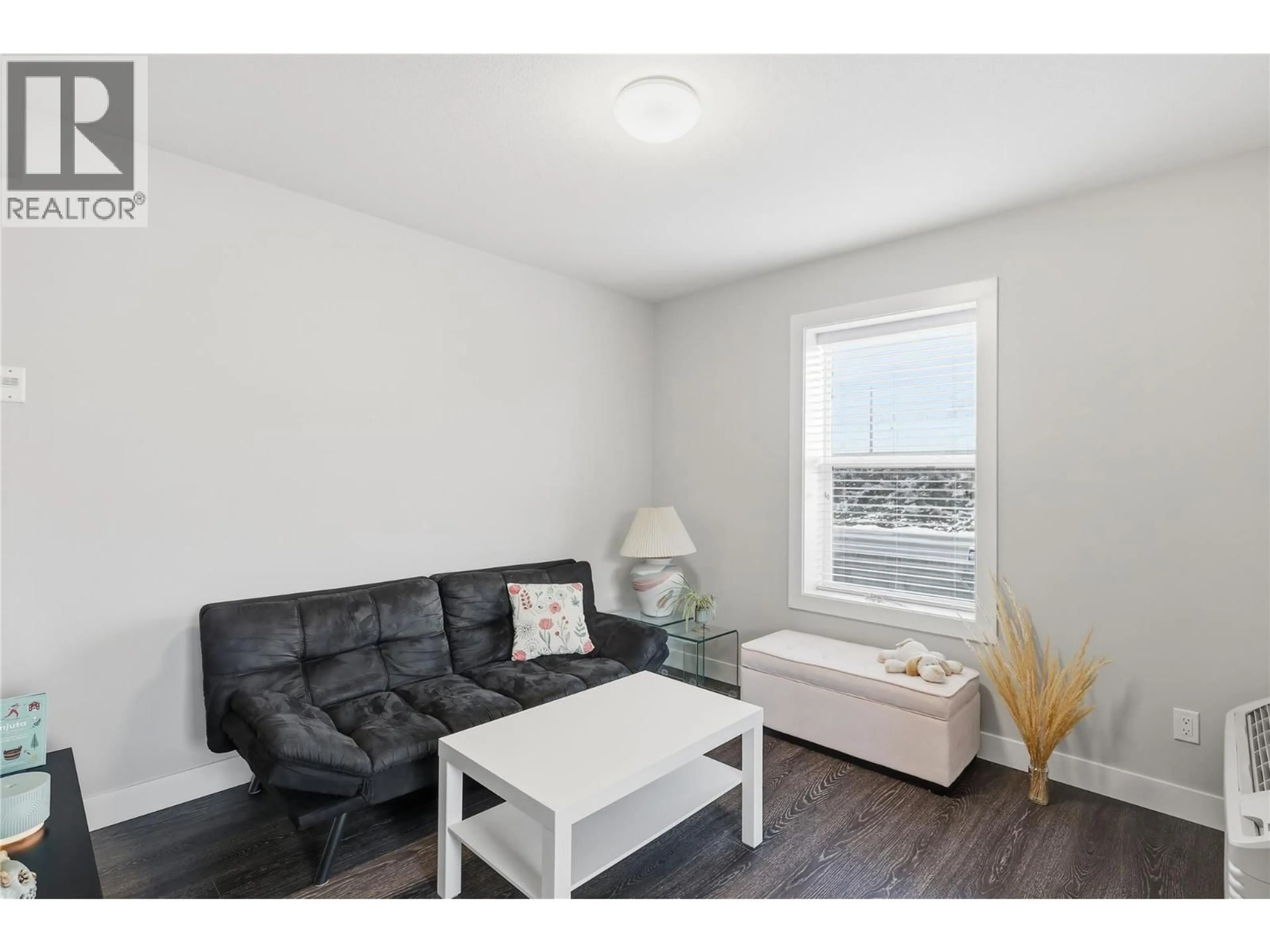 Living room with furniture, wood/laminate floor for 118 - 5170 DALLAS DRIVE, Kamloops British Columbia V2C0C7