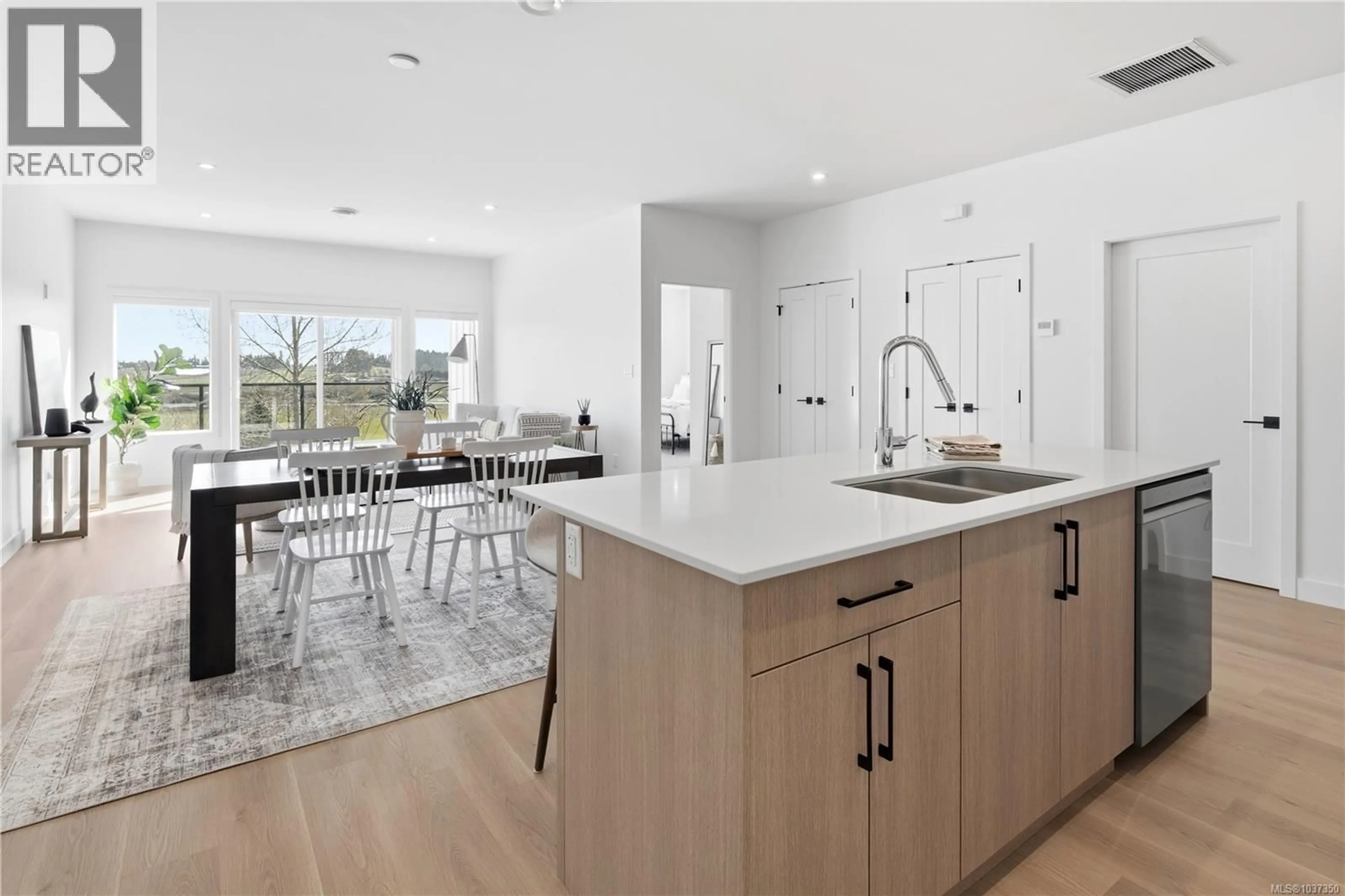 Open concept kitchen, unknown for 301 - 7057 CENTRAL SAANICH ROAD, Central Saanich British Columbia V8M1Y3
