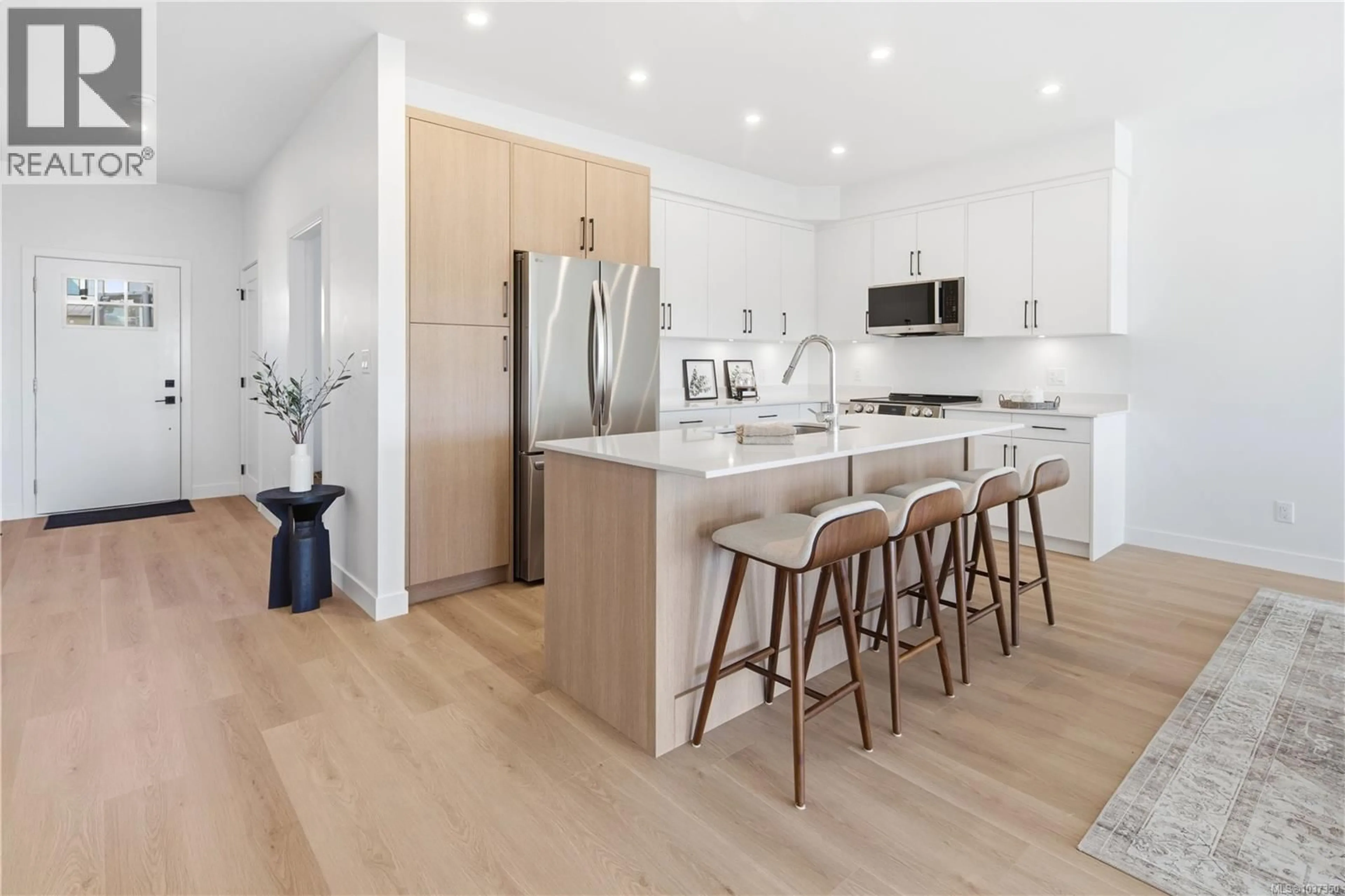 Open concept kitchen, unknown for 301 - 7057 CENTRAL SAANICH ROAD, Central Saanich British Columbia V8M1Y3