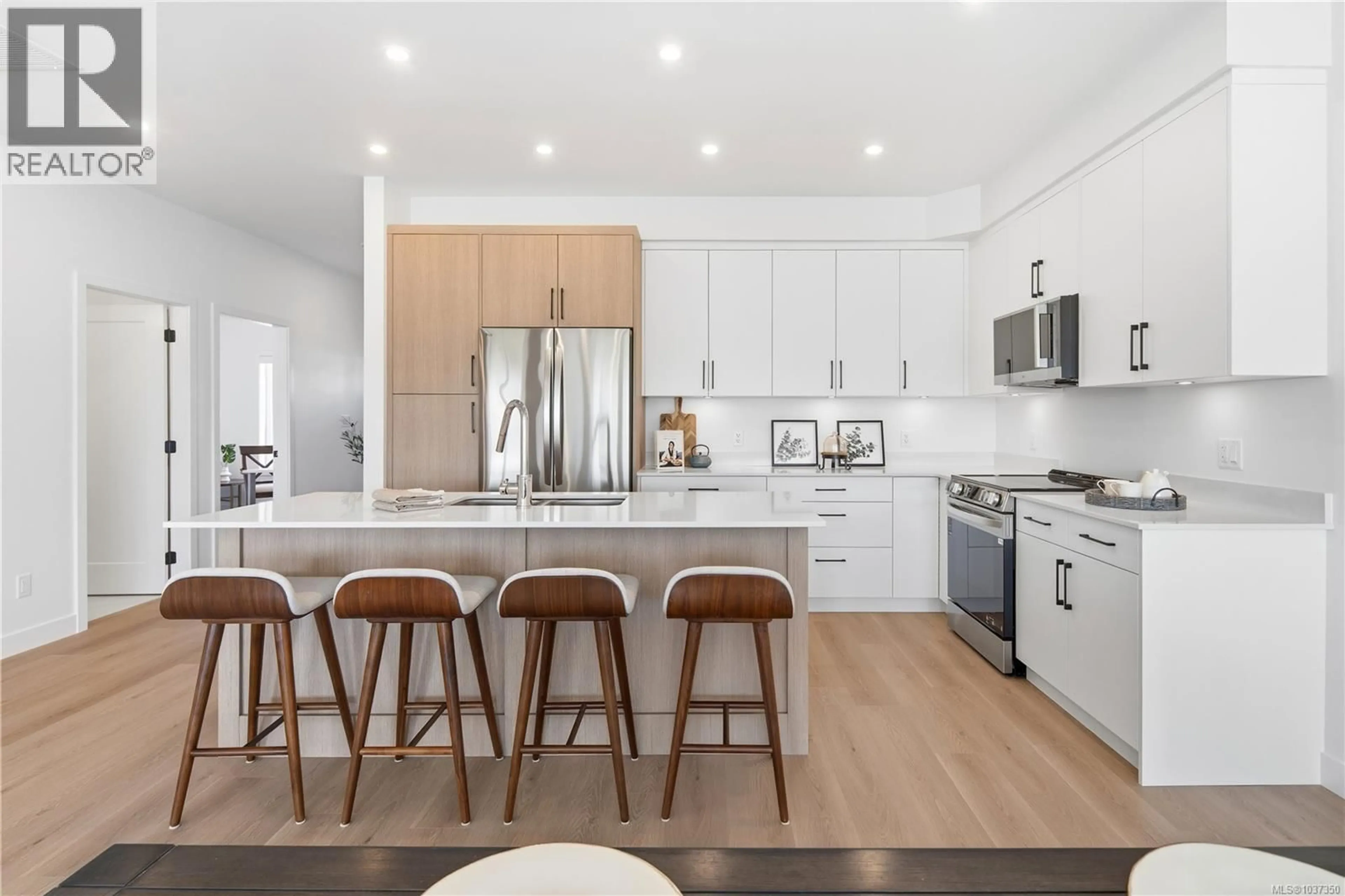 Open concept kitchen, unknown for 301 - 7057 CENTRAL SAANICH ROAD, Central Saanich British Columbia V8M1Y3