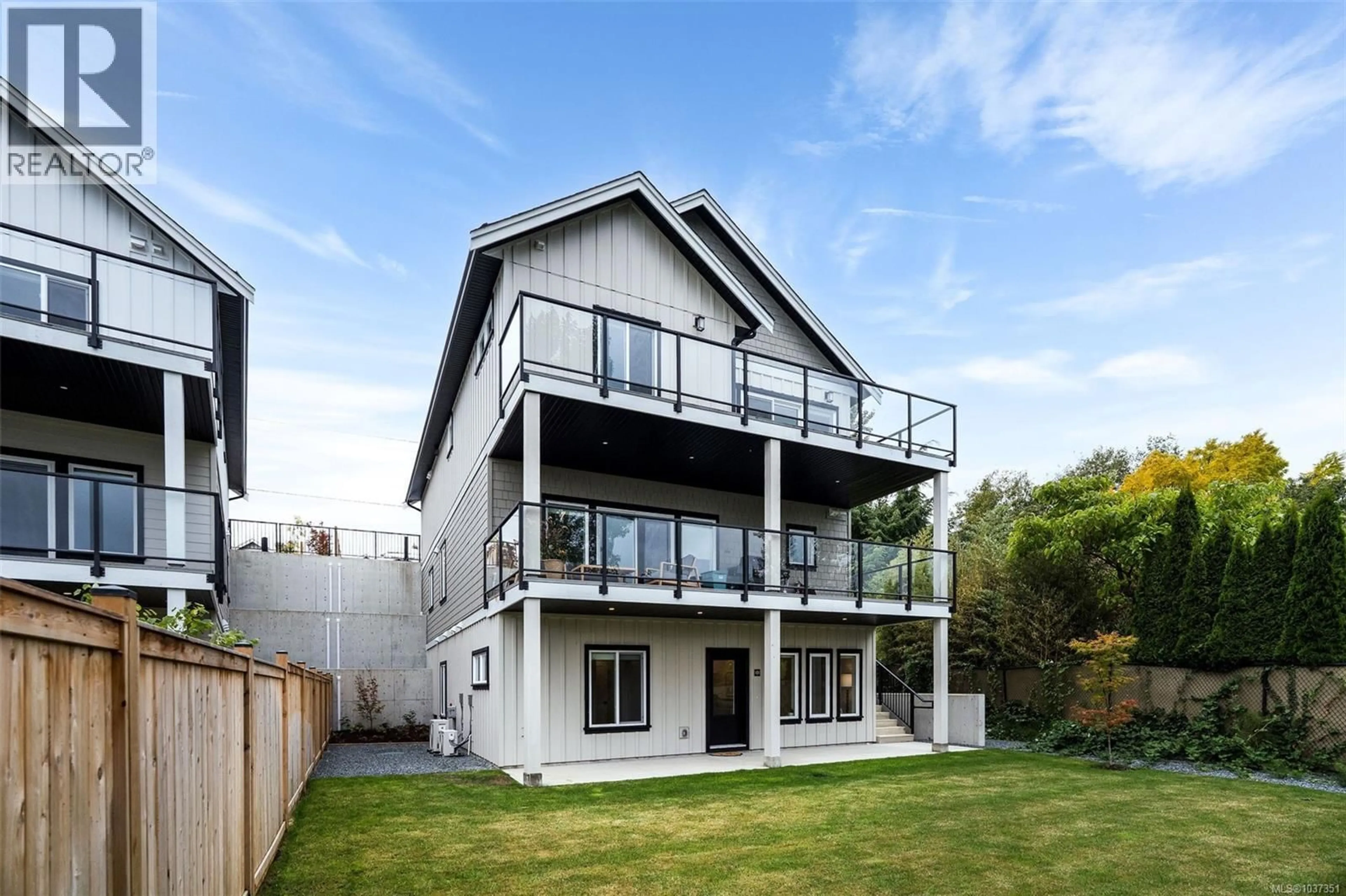 Home with vinyl exterior material, unknown for 101 - 7057 CENTRAL SAANICH ROAD, Central Saanich British Columbia V8M1Y3
