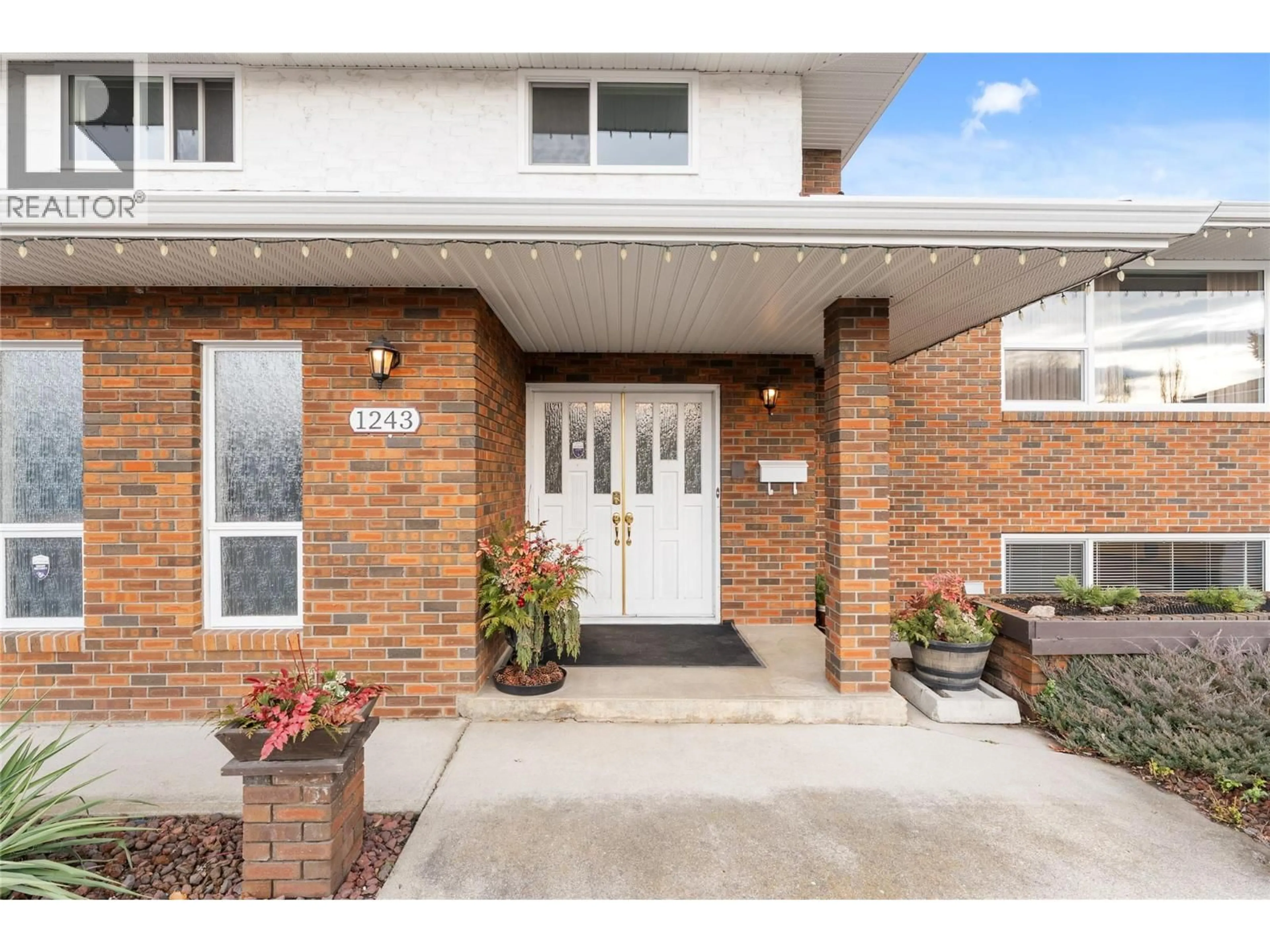 Indoor entryway for 1243 ALDON ROAD, Kelowna British Columbia V1X5A1