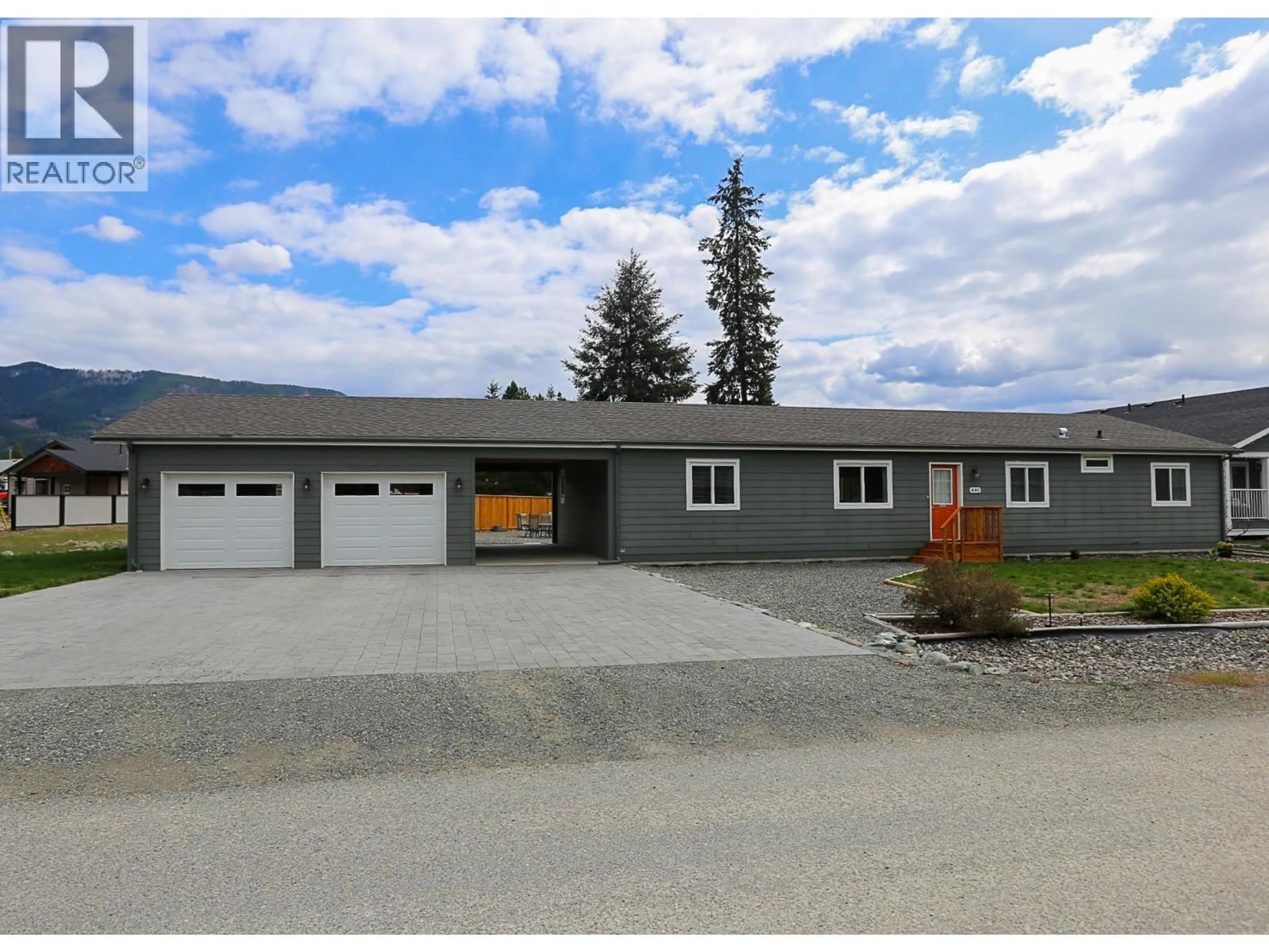 Home with vinyl exterior material, street for 440 SISKA DRIVE, Barriere British Columbia V0E1E0