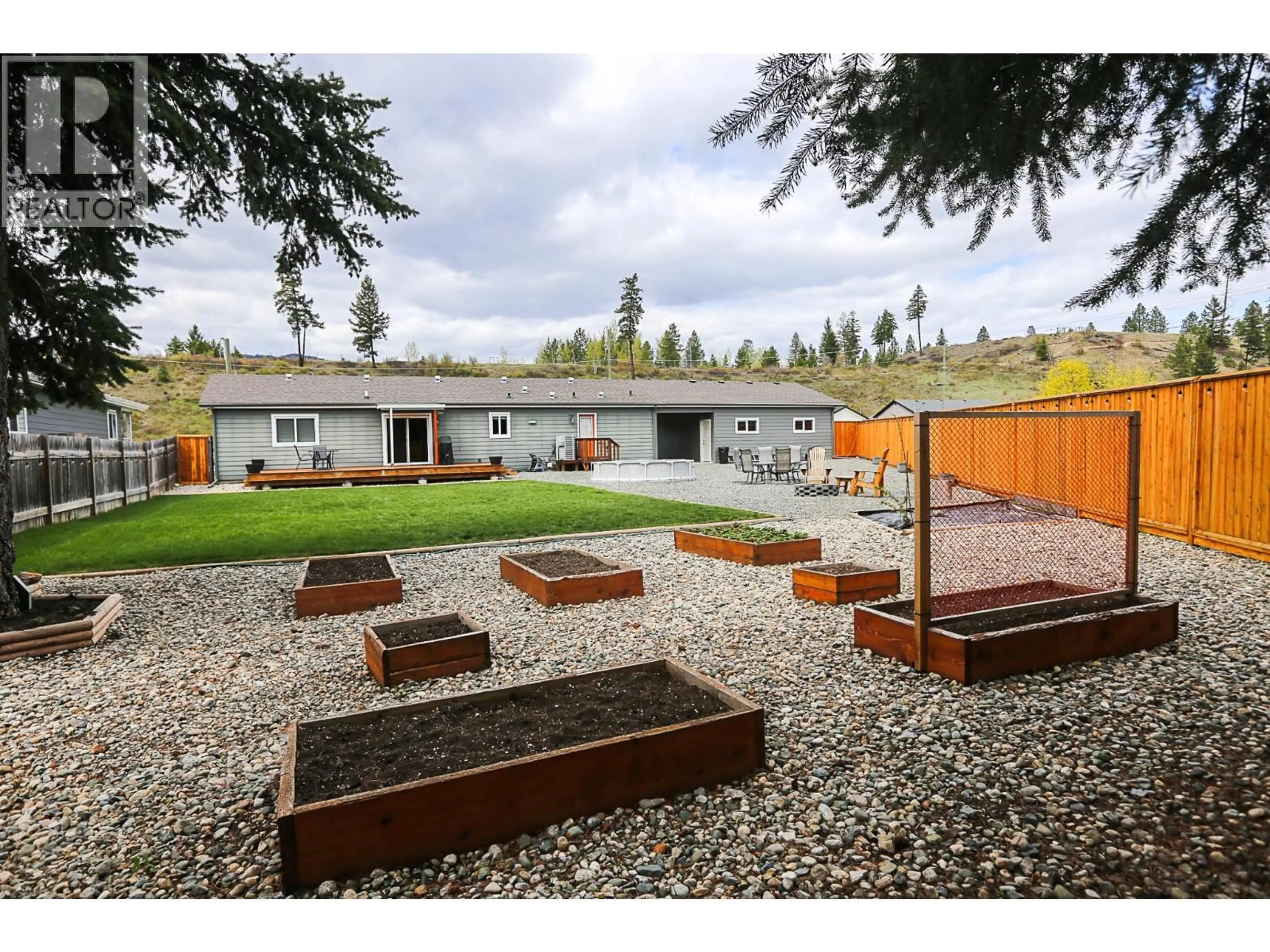 Patio, mountain view for 440 SISKA DRIVE, Barriere British Columbia V0E1E0