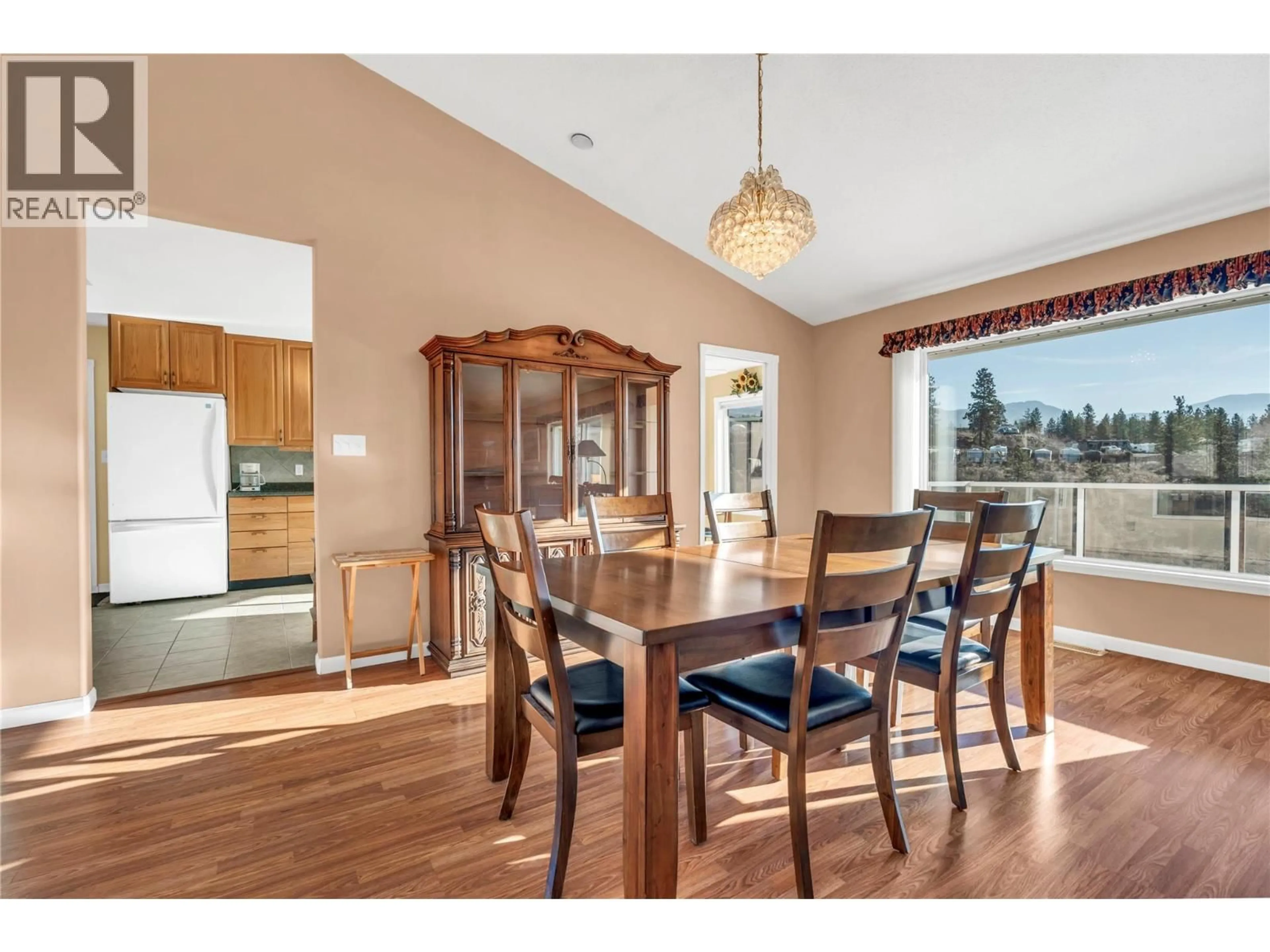 Dining room, wood/laminate floor for 44 - 1840 OLIVER RANCH ROAD, Okanagan Falls British Columbia V0H1R2