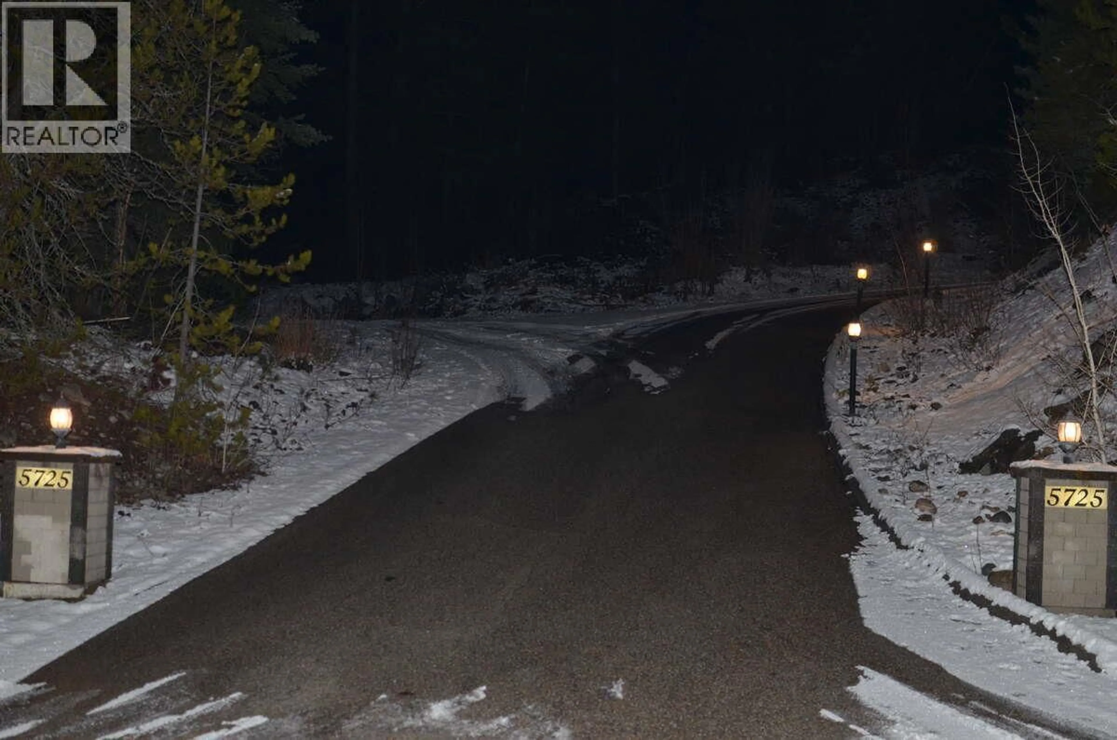 Blurry image for 5725 TAGHUM FRONTAGE ROAD, Nelson British Columbia V1L6X9