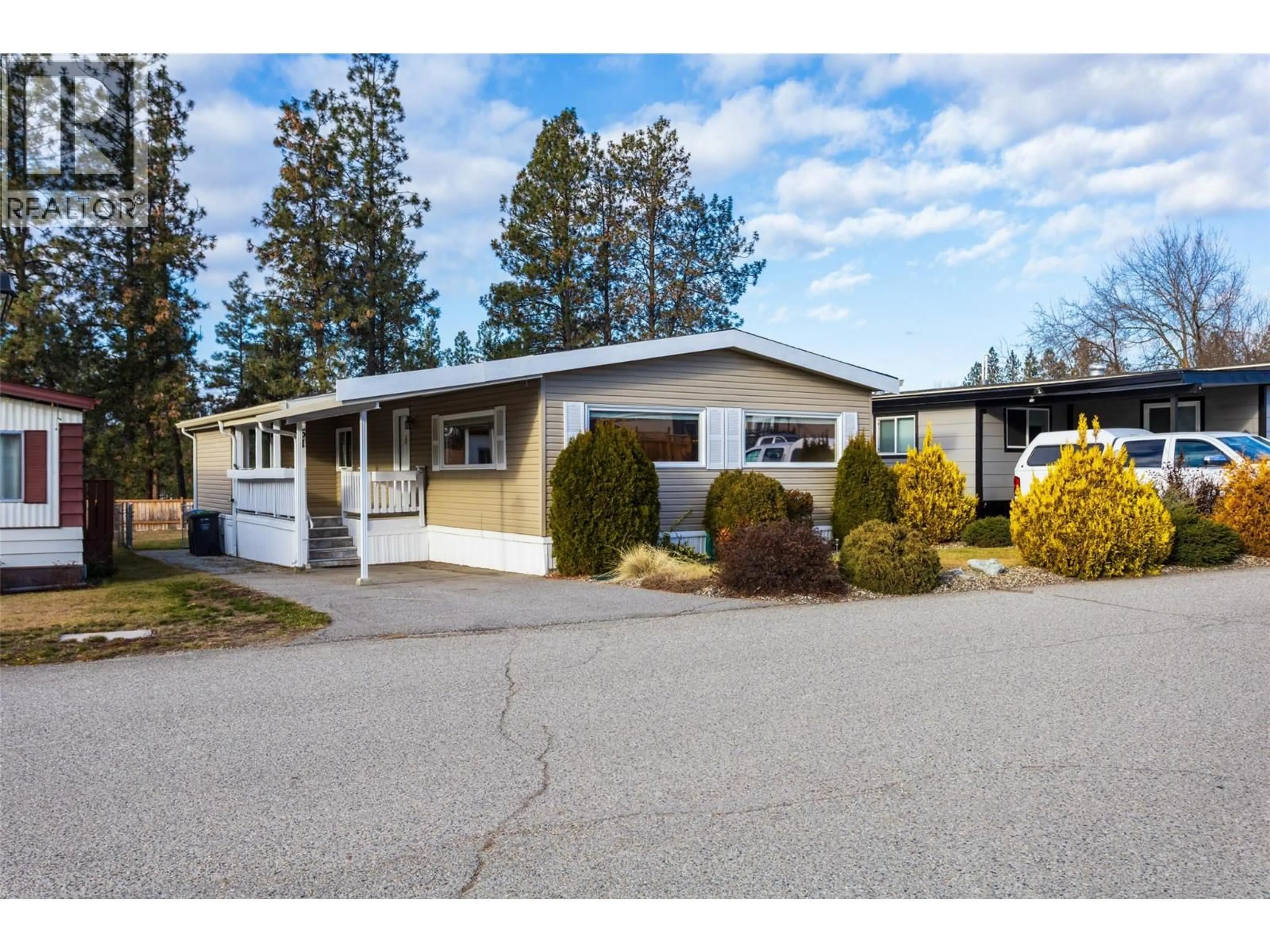 Home with vinyl exterior material, street for 51 - 3535 MCCULLOCH ROAD, Kelowna British Columbia V1W4R8