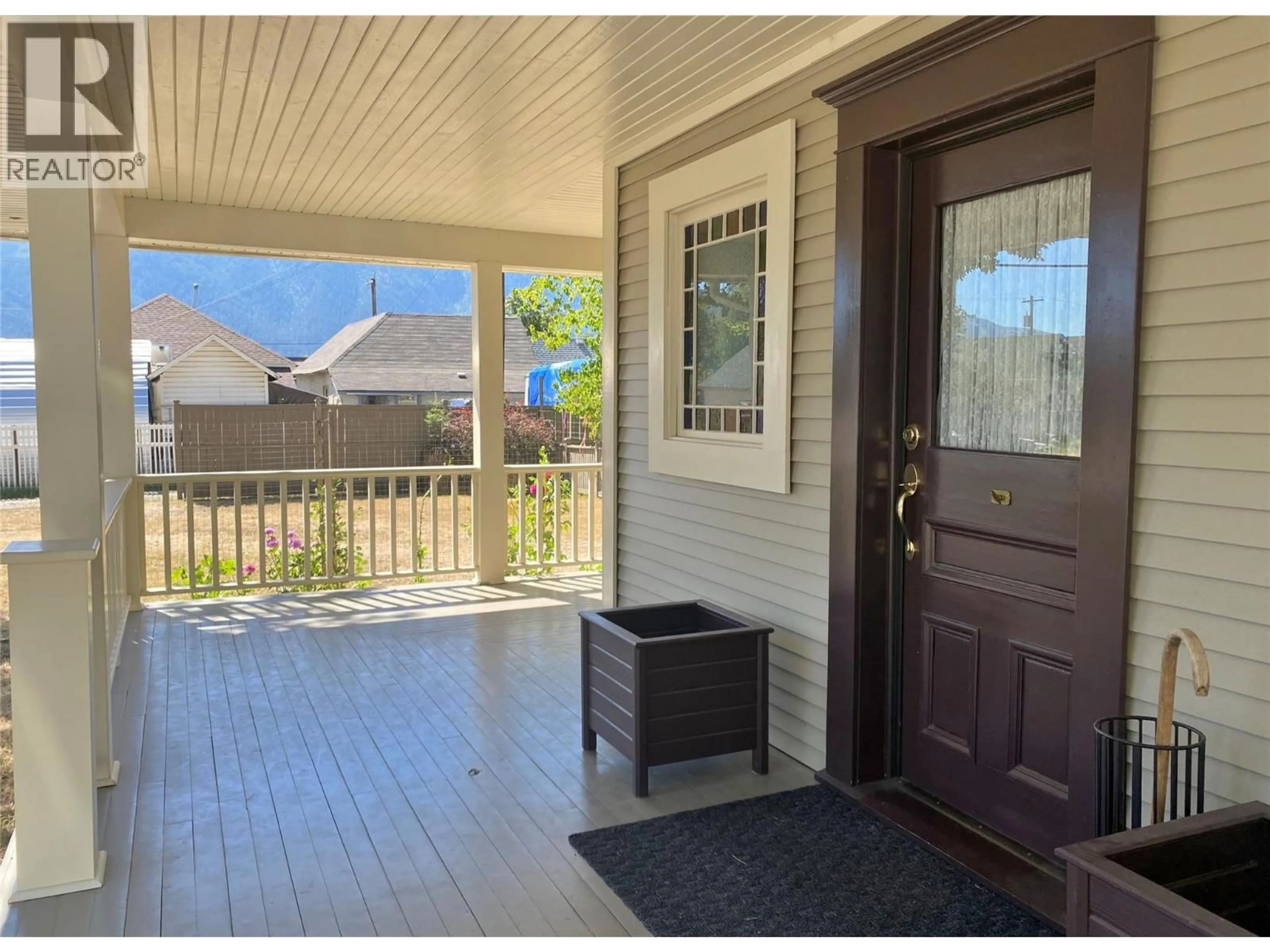 Indoor entryway for 7251 6TH STREET, Grand Forks British Columbia V0H1H0