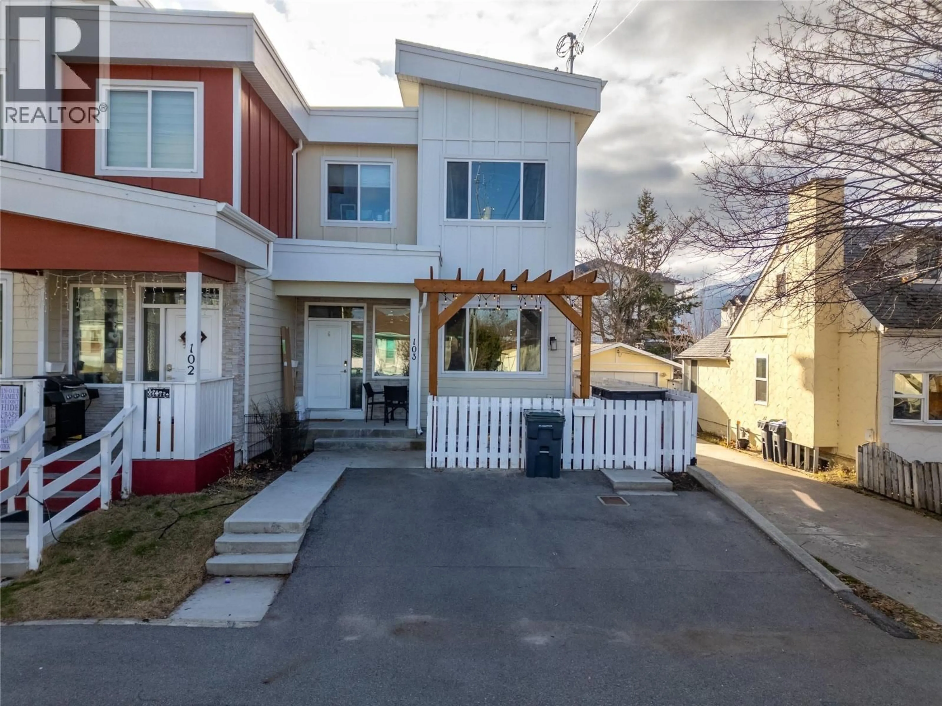 Home with vinyl exterior material, street for 103 - 102 COSSAR AVENUE, Penticton British Columbia V2A2V4