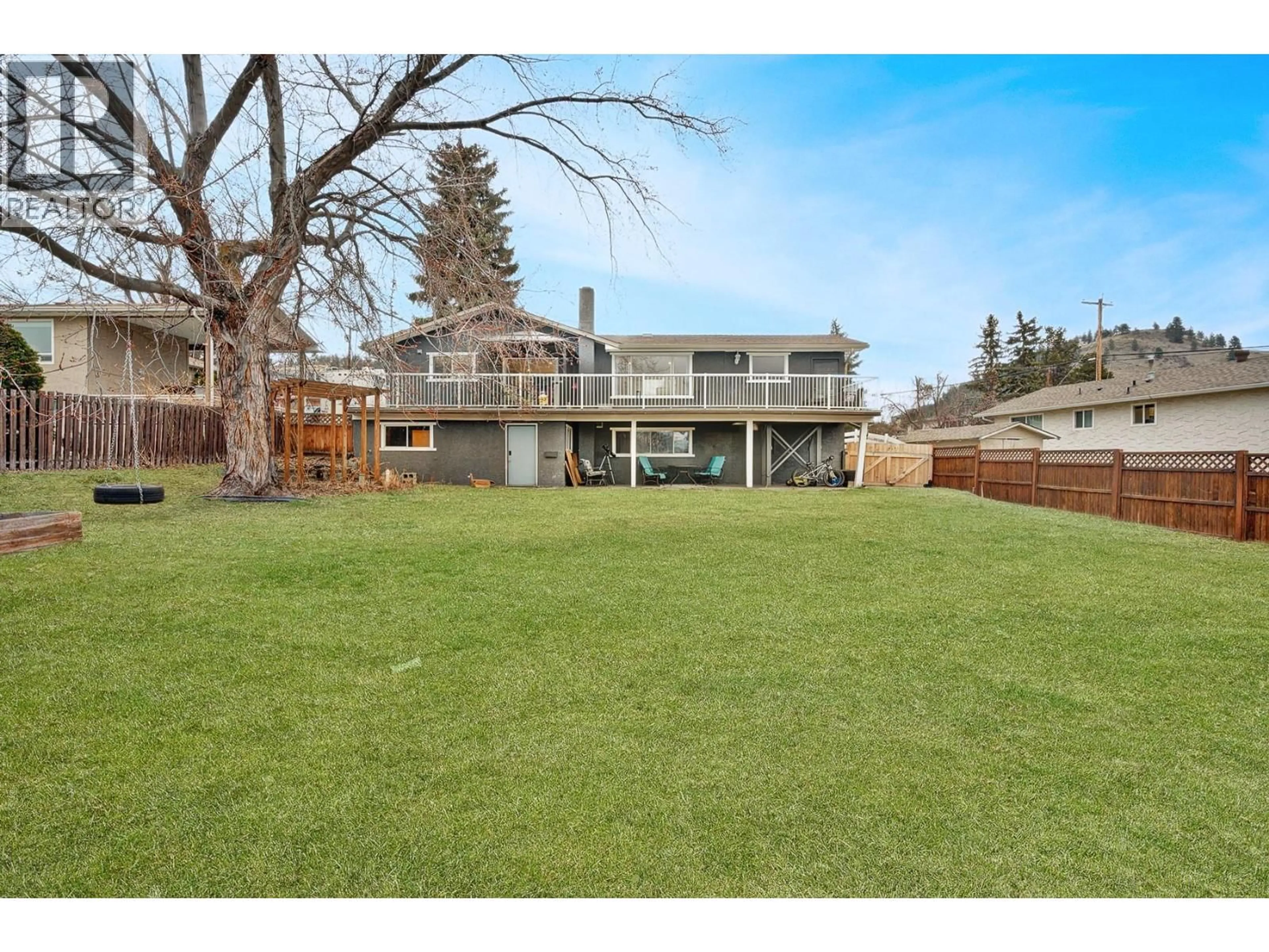 A pic from outside/outdoor area/front of a property/back of a property/a pic from drone, water/lake/river/ocean view for 1785 CATHY COURT, Kelowna British Columbia V1P1L4